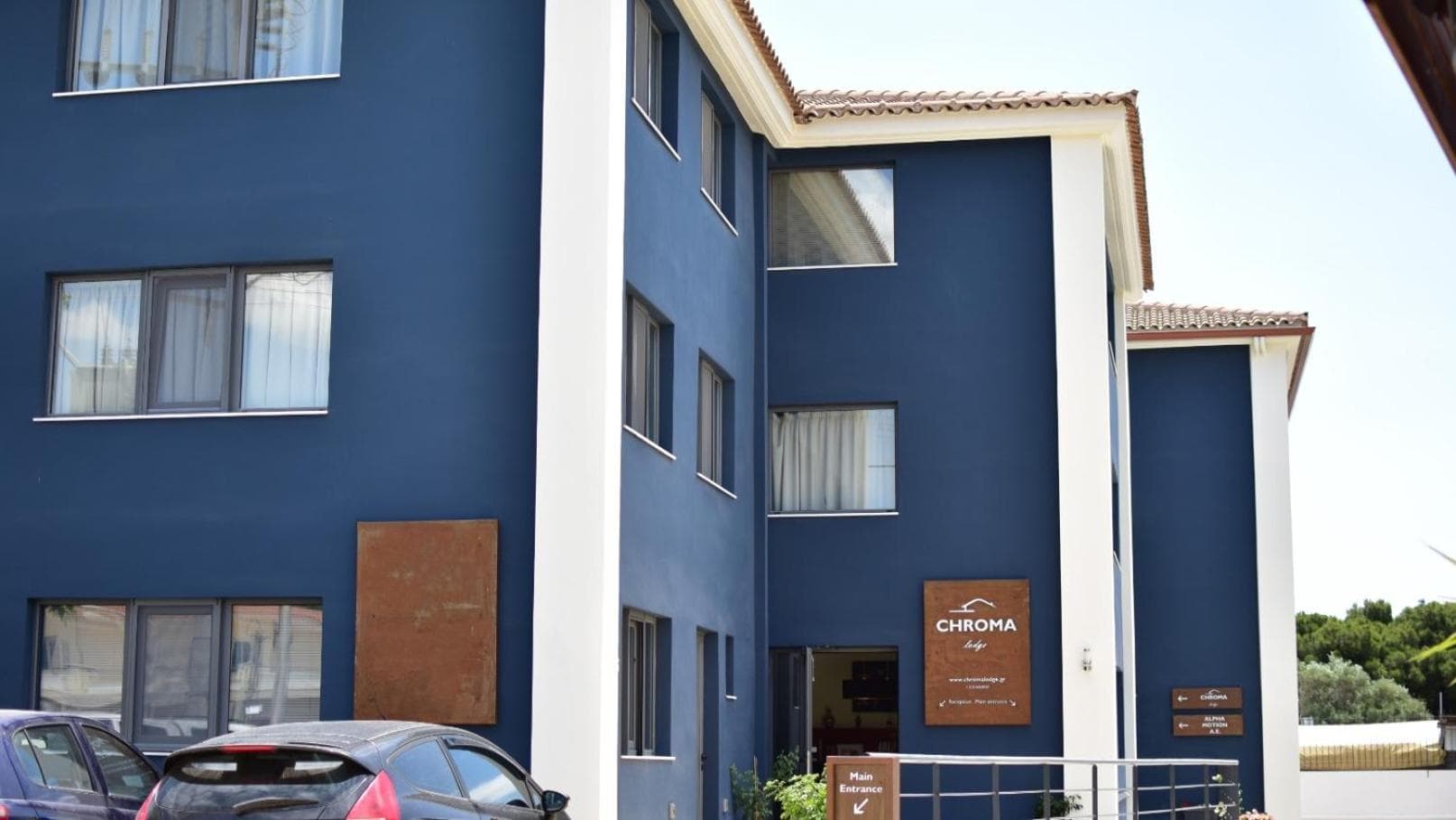 CHROMA Lodge Pikermi