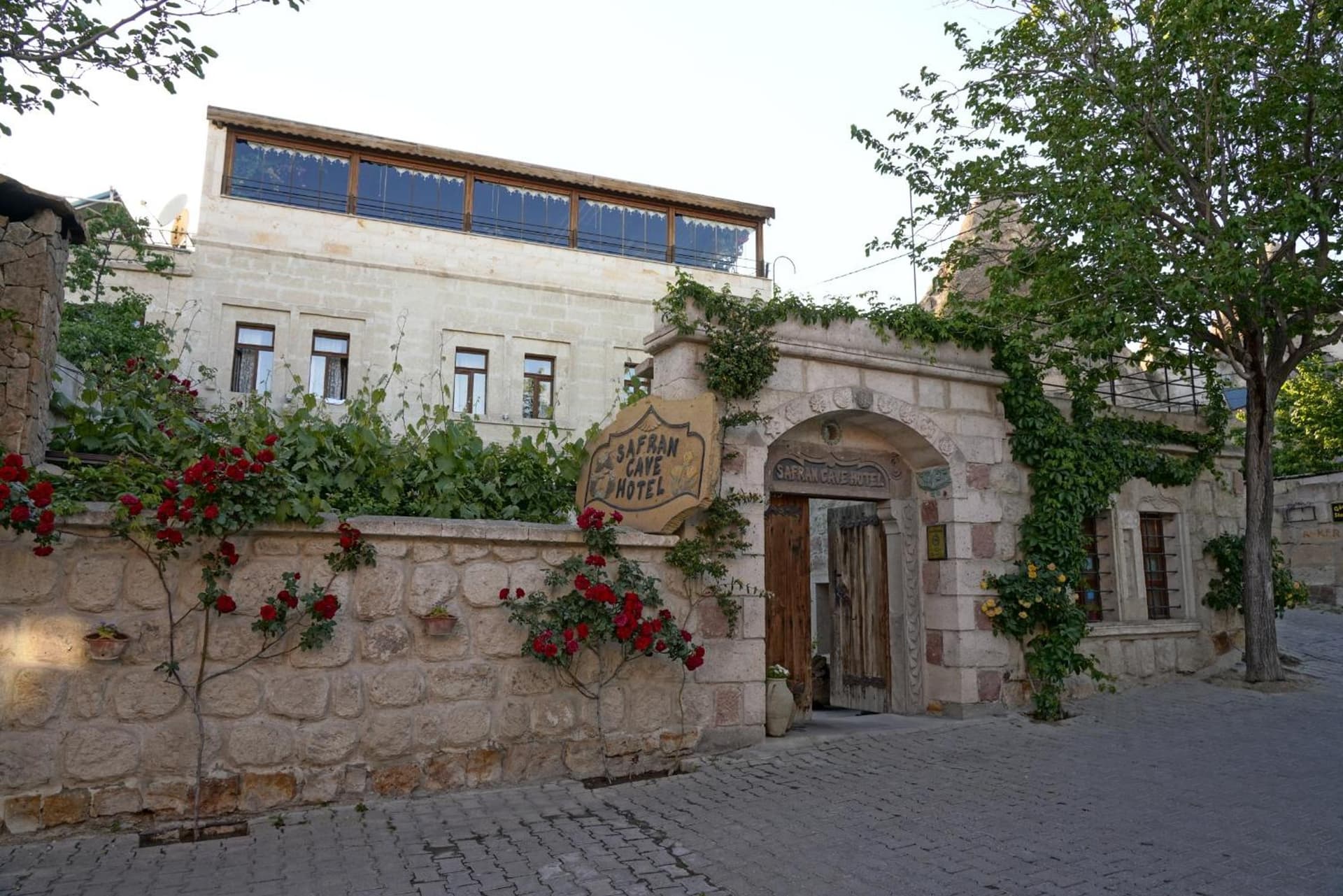Safran Cave Hotel