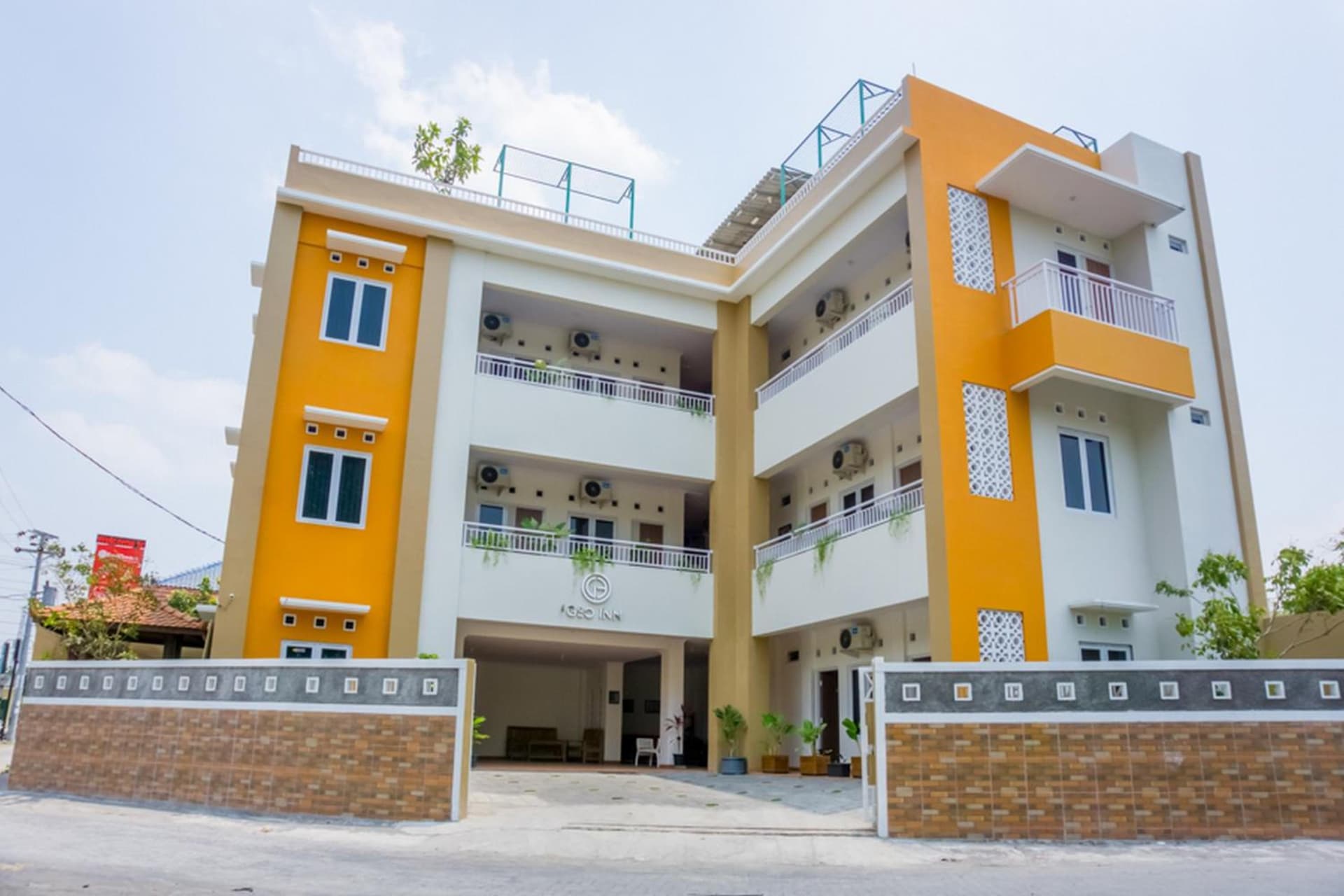 RedDoorz Syariah near Taman Pelangi Monjali