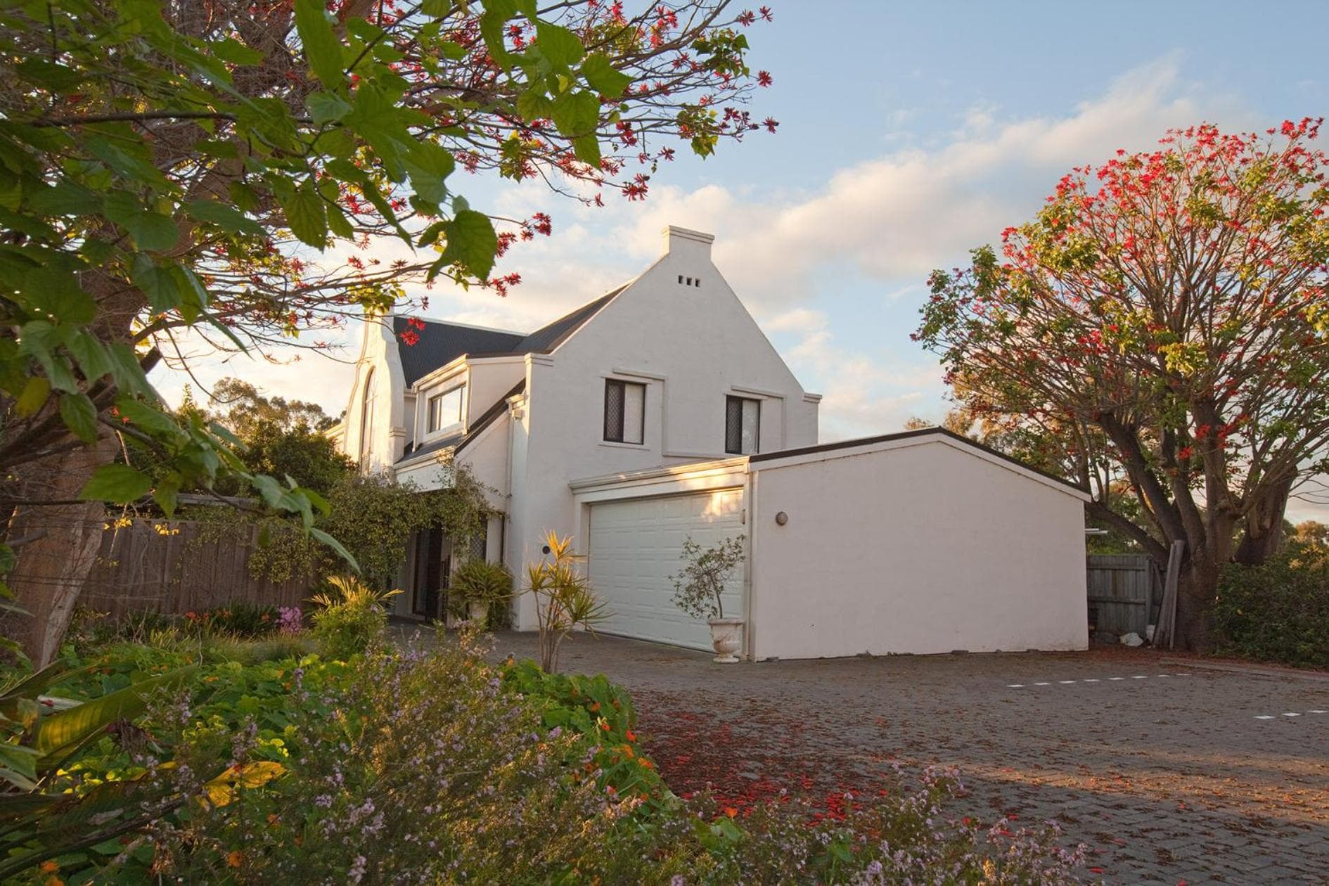 Aarn House B&B Airport Accommodation