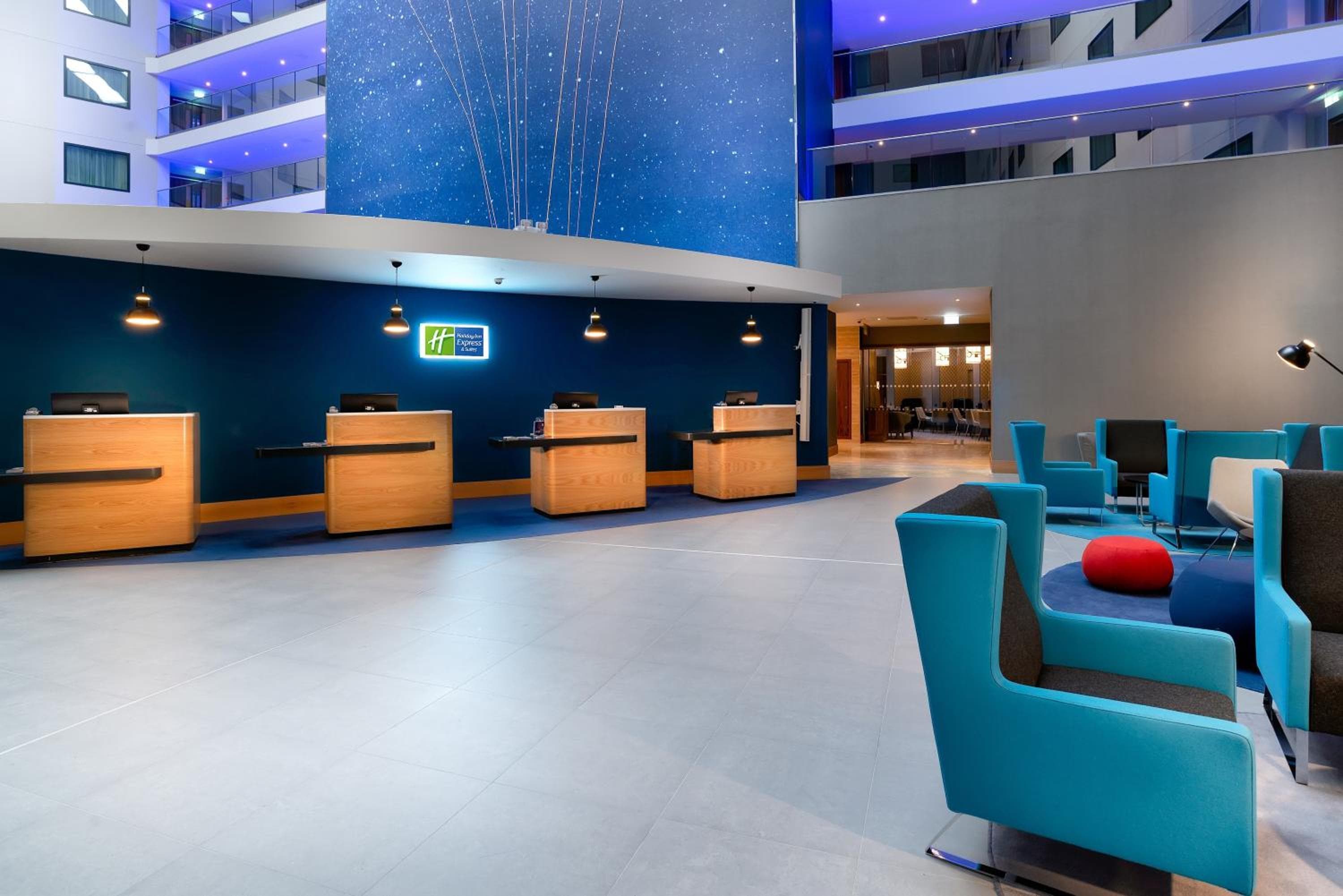 Holiday Inn Express - London Heathrow T4 by IHG 3