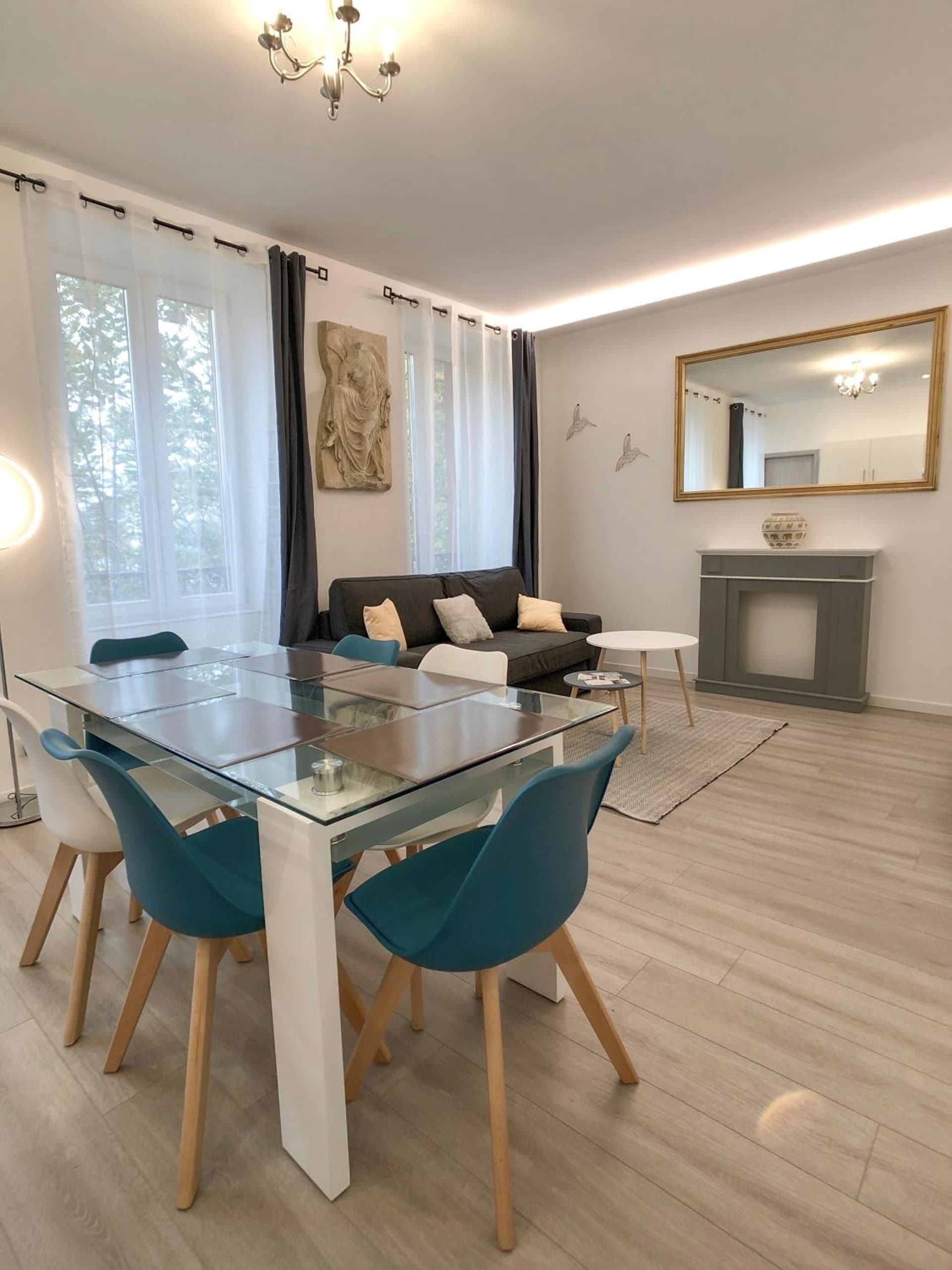 Deluxe Design - City Center Cosy Apartments