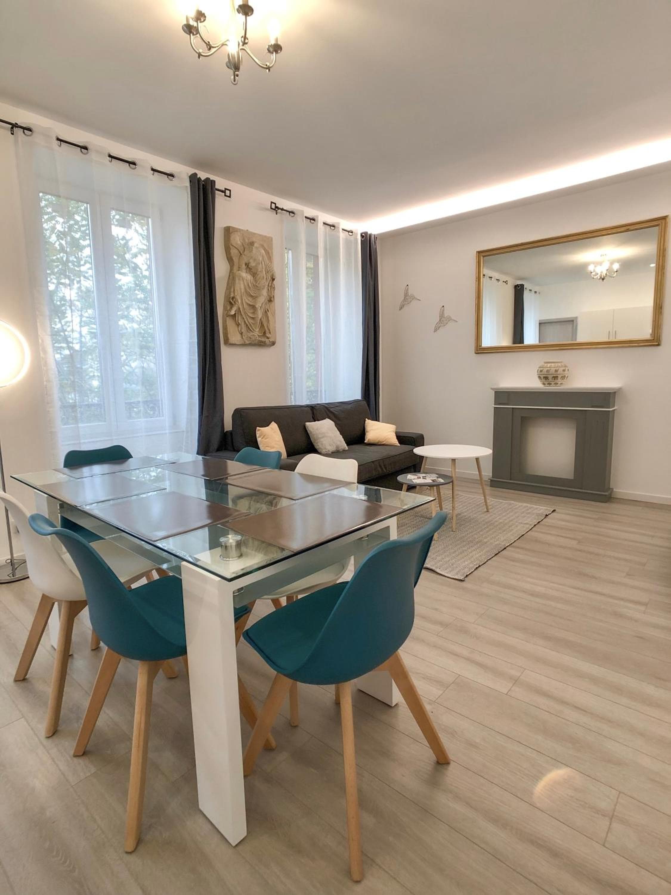 Deluxe Design - City Center Cosy Apartments