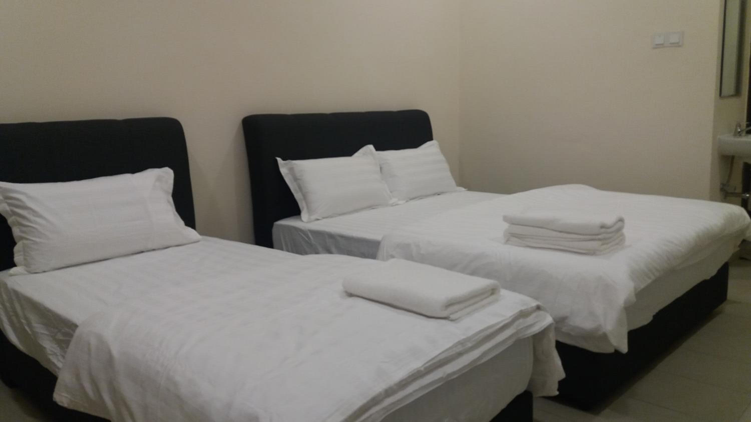 GLG KLIA Transit International Room