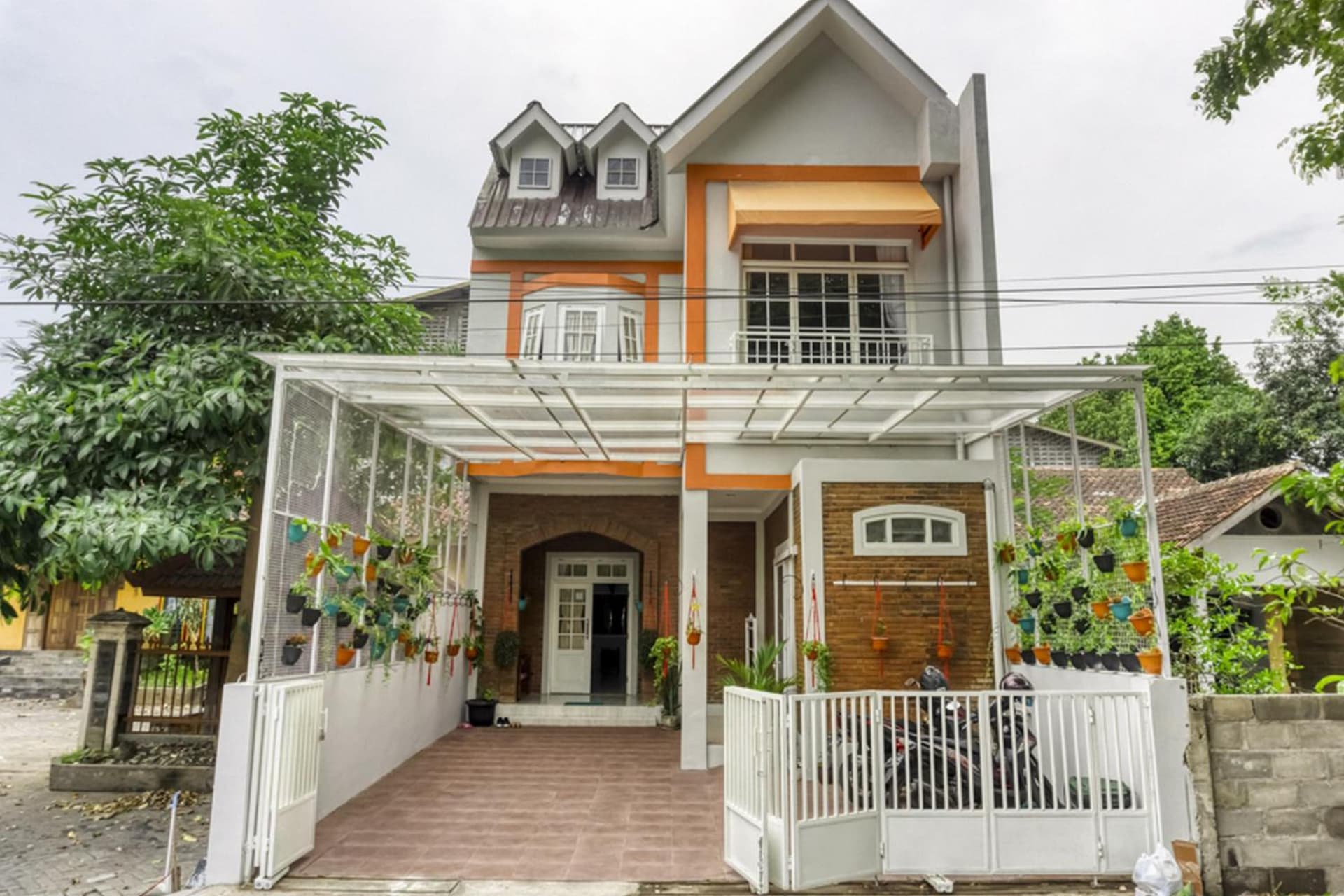 RedDoorz near Sindu Kusuma Edupark 2