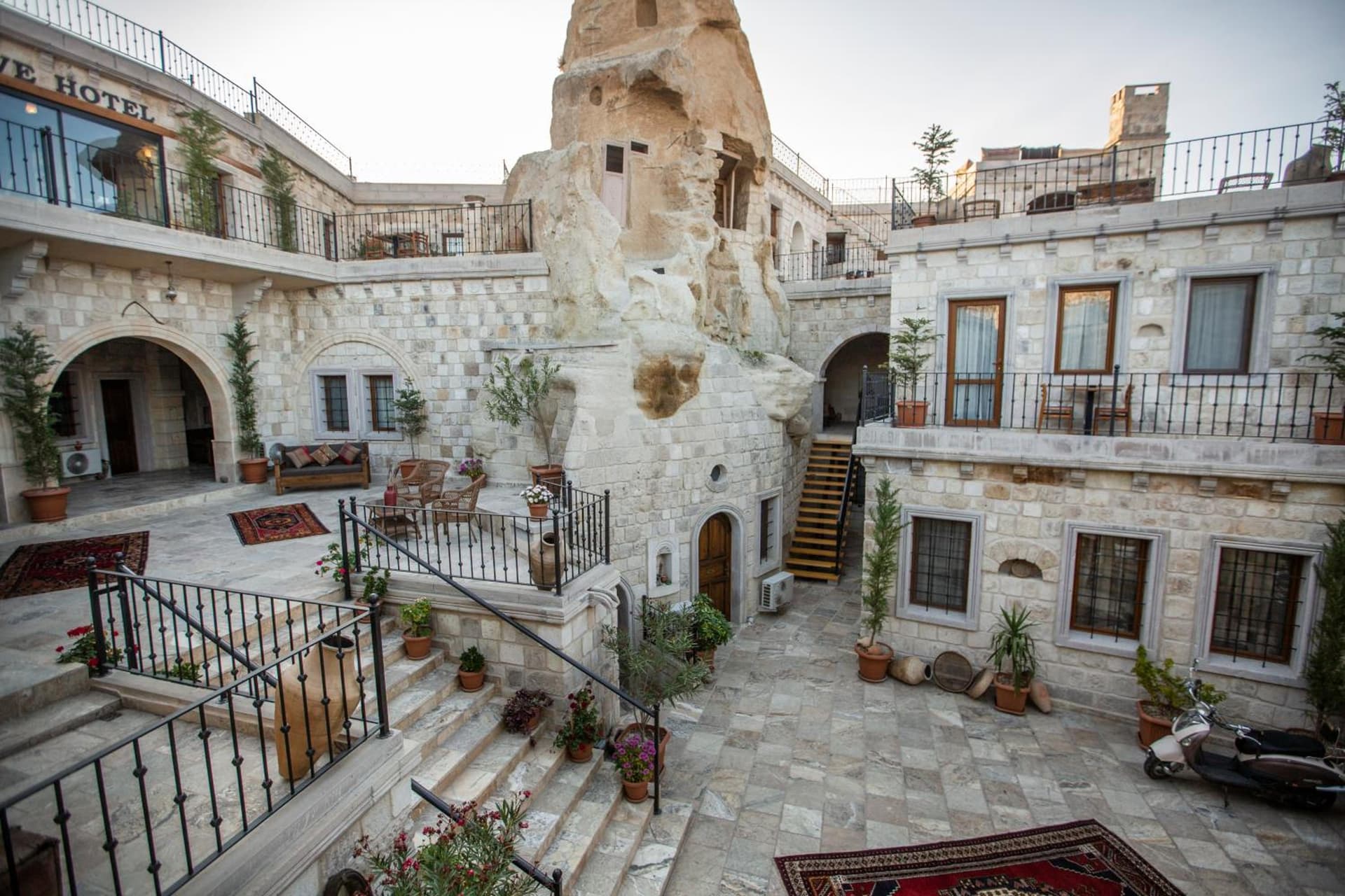 Zara Cave Hotel