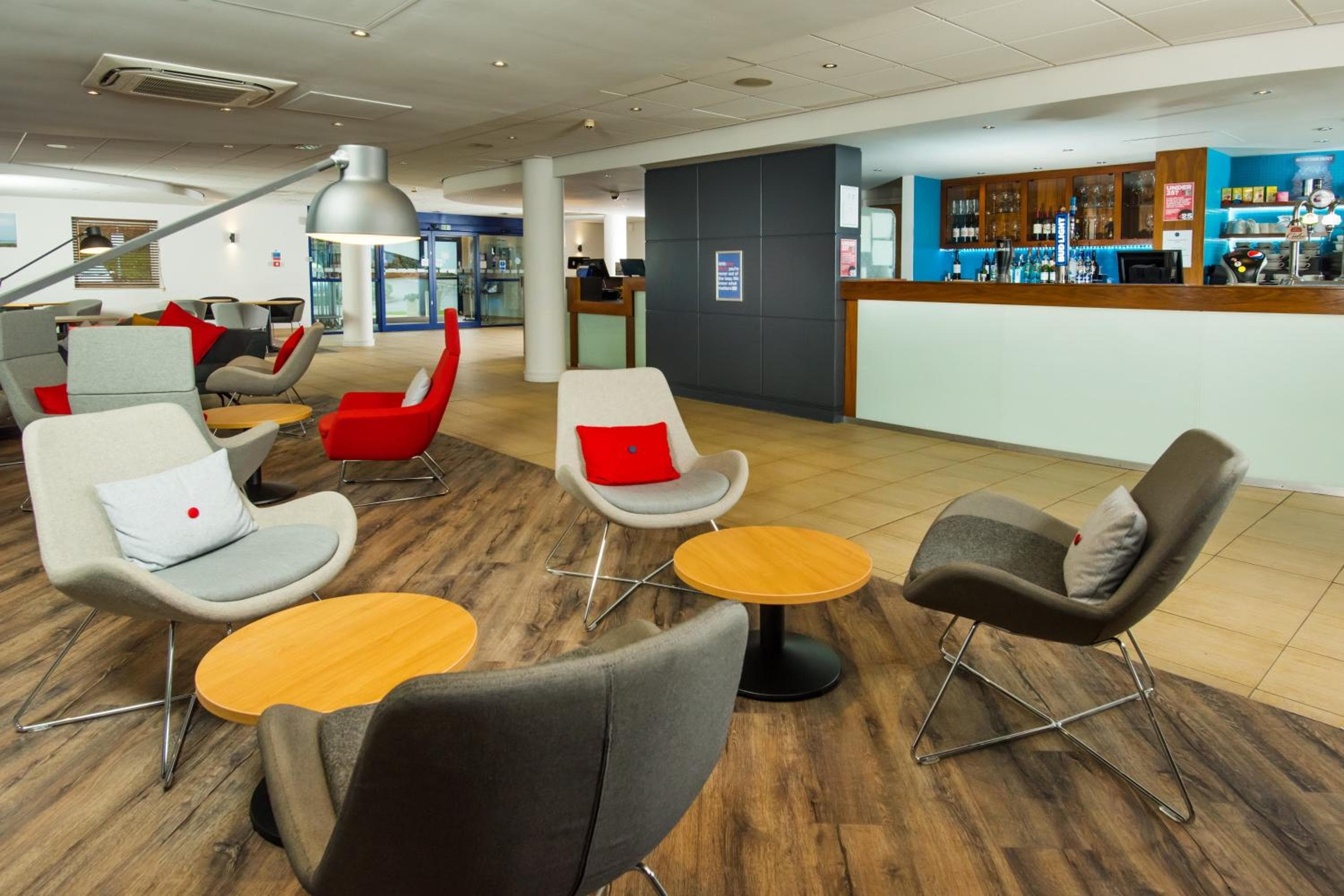 Holiday Inn Express Newport by IHG 2