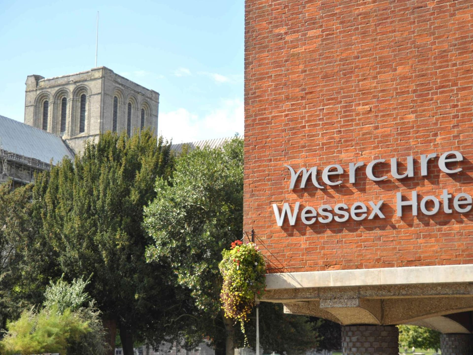 Winchester Wessex Hotel by Sunday