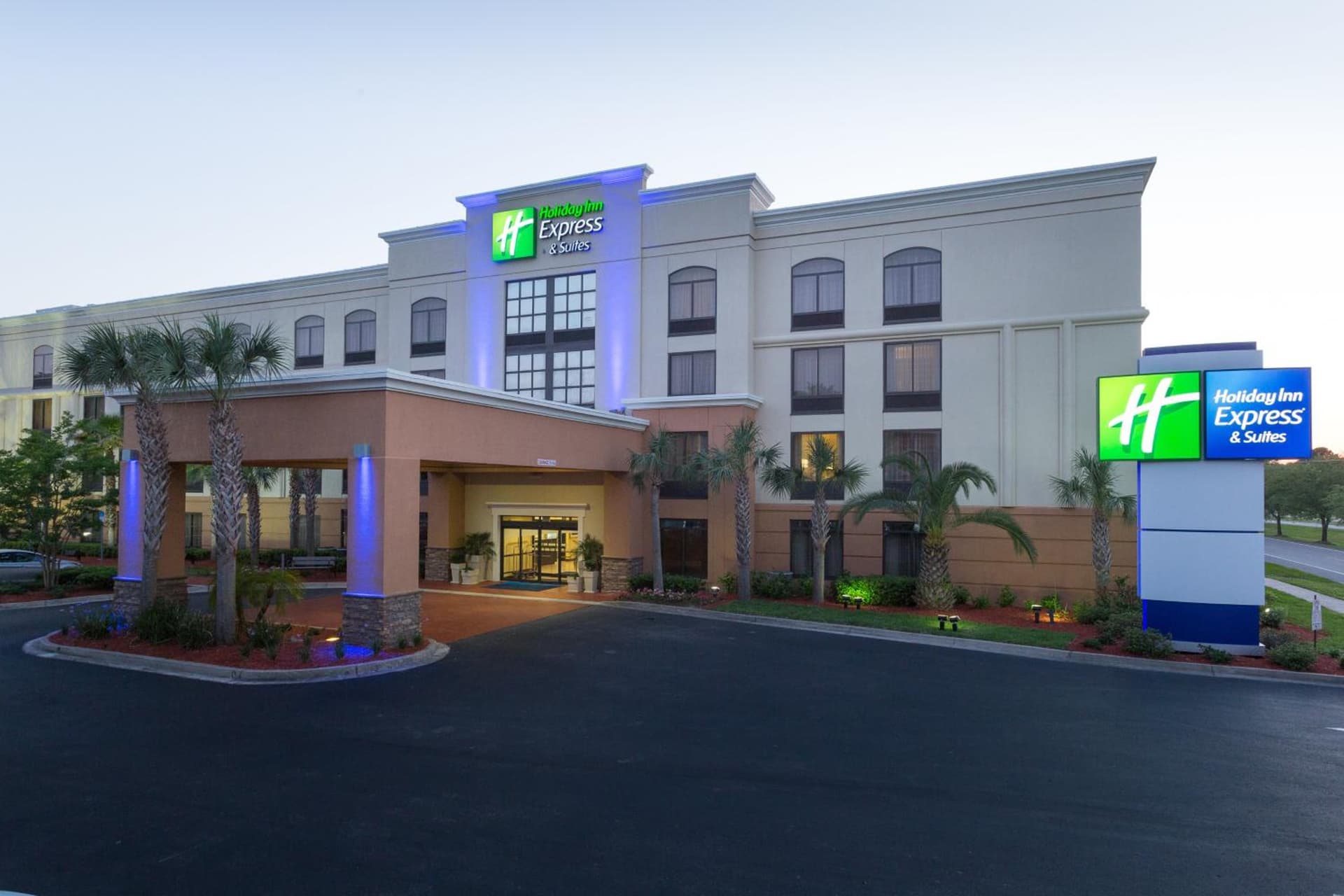 Holiday Inn Express Hotel & Suites Jacksonville Airport by IHG