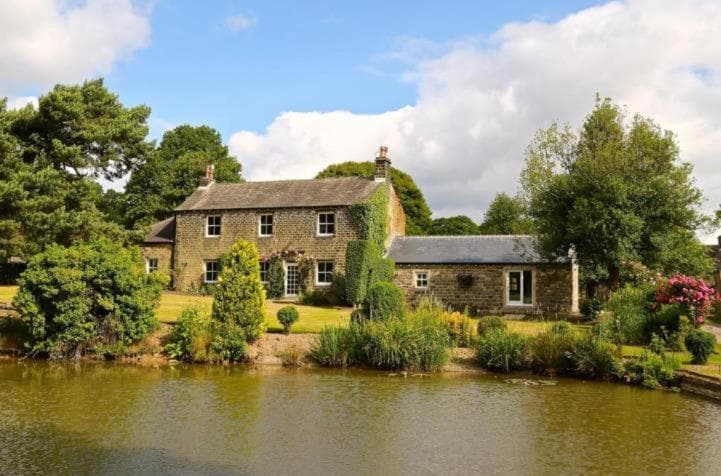 Woodsome Hall Golf Club Cottage on the Course