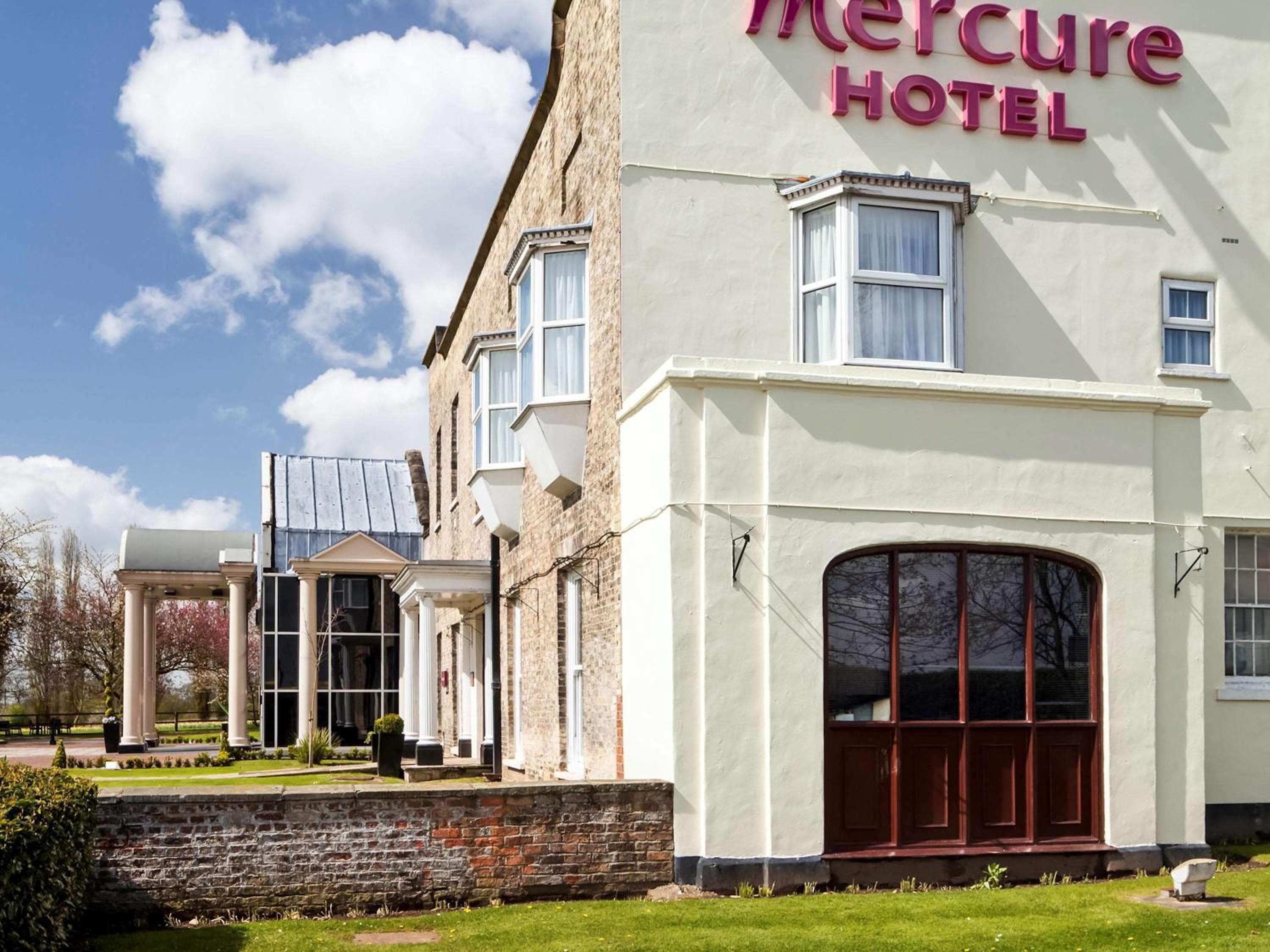 Mercure York Fairfield Manor Hotel 2