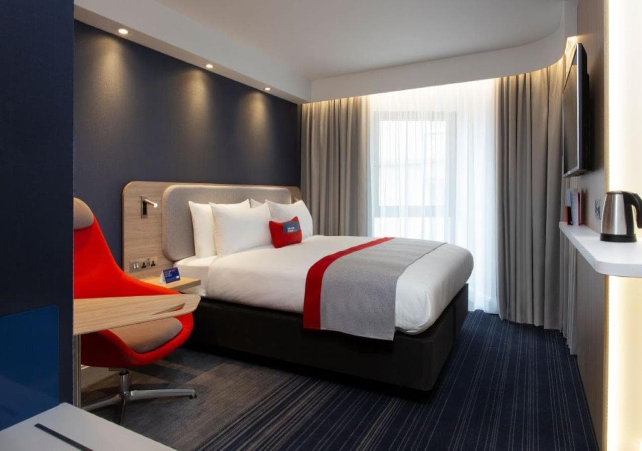 Holiday Inn Express Edinburgh City Centre by IHG 2