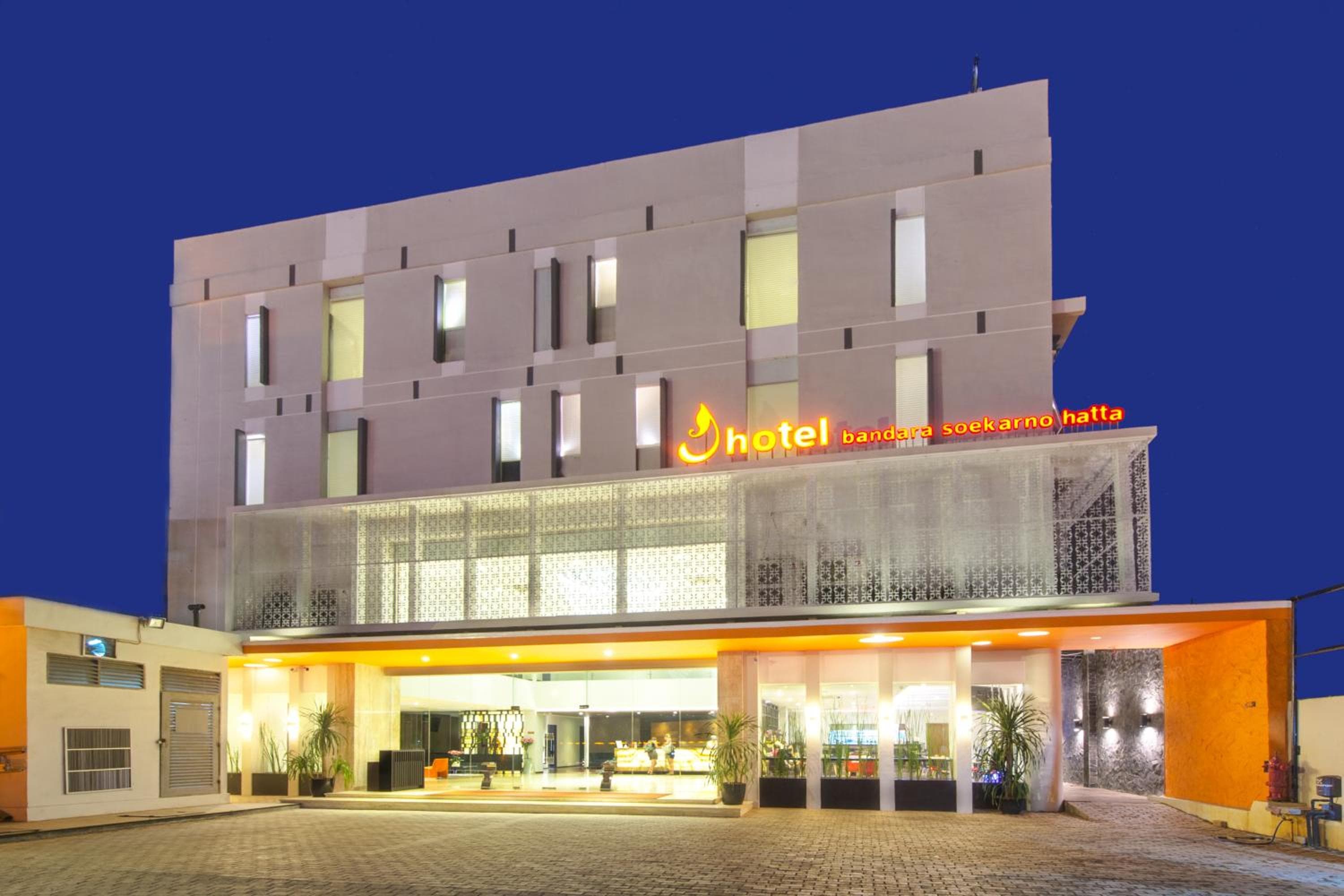 J Hotel - Bandara Soekarno Hatta