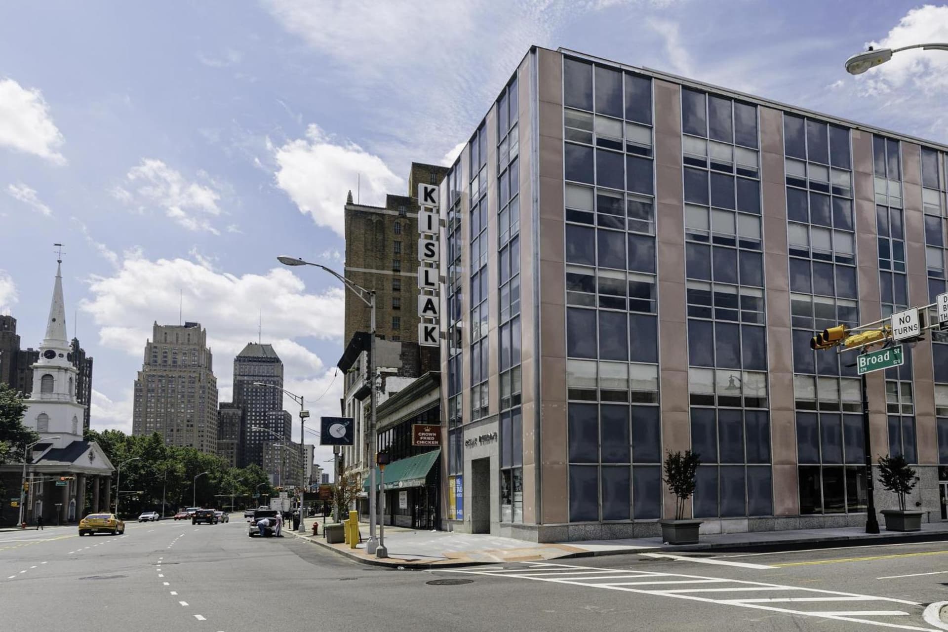 Kislak 203 Luxurious 1BR Steps from Everything