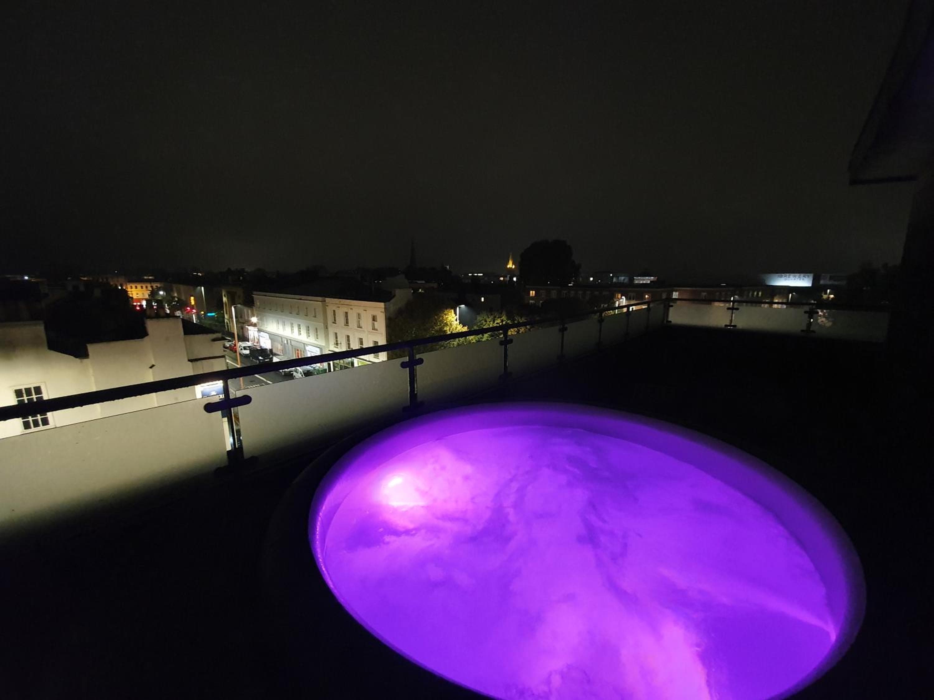Central Penthouse with Hot Tub & Views 23