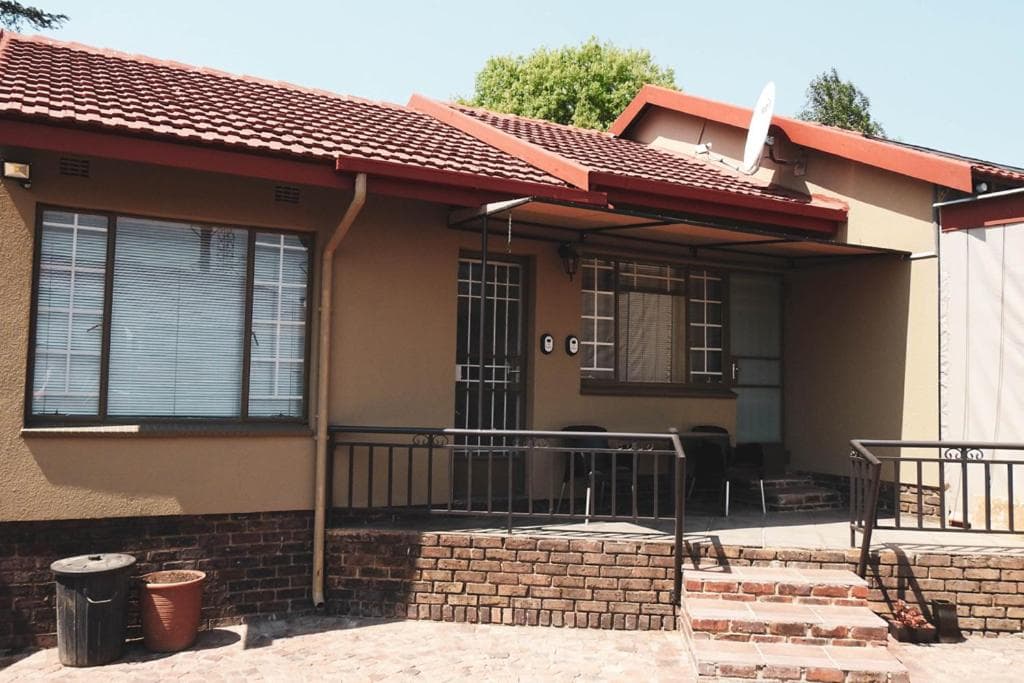Koemi Guest House