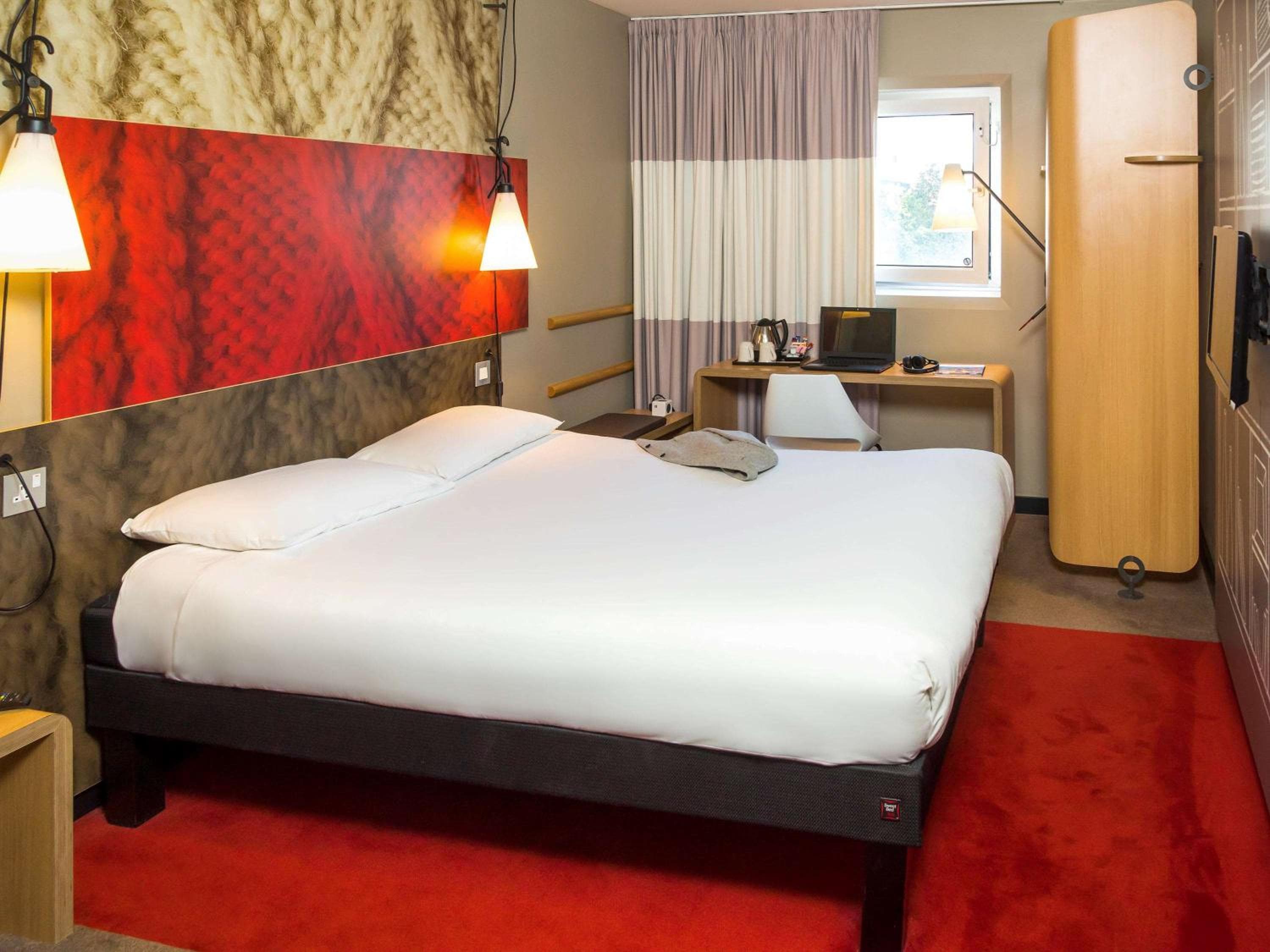 Ibis Sheffield City 4