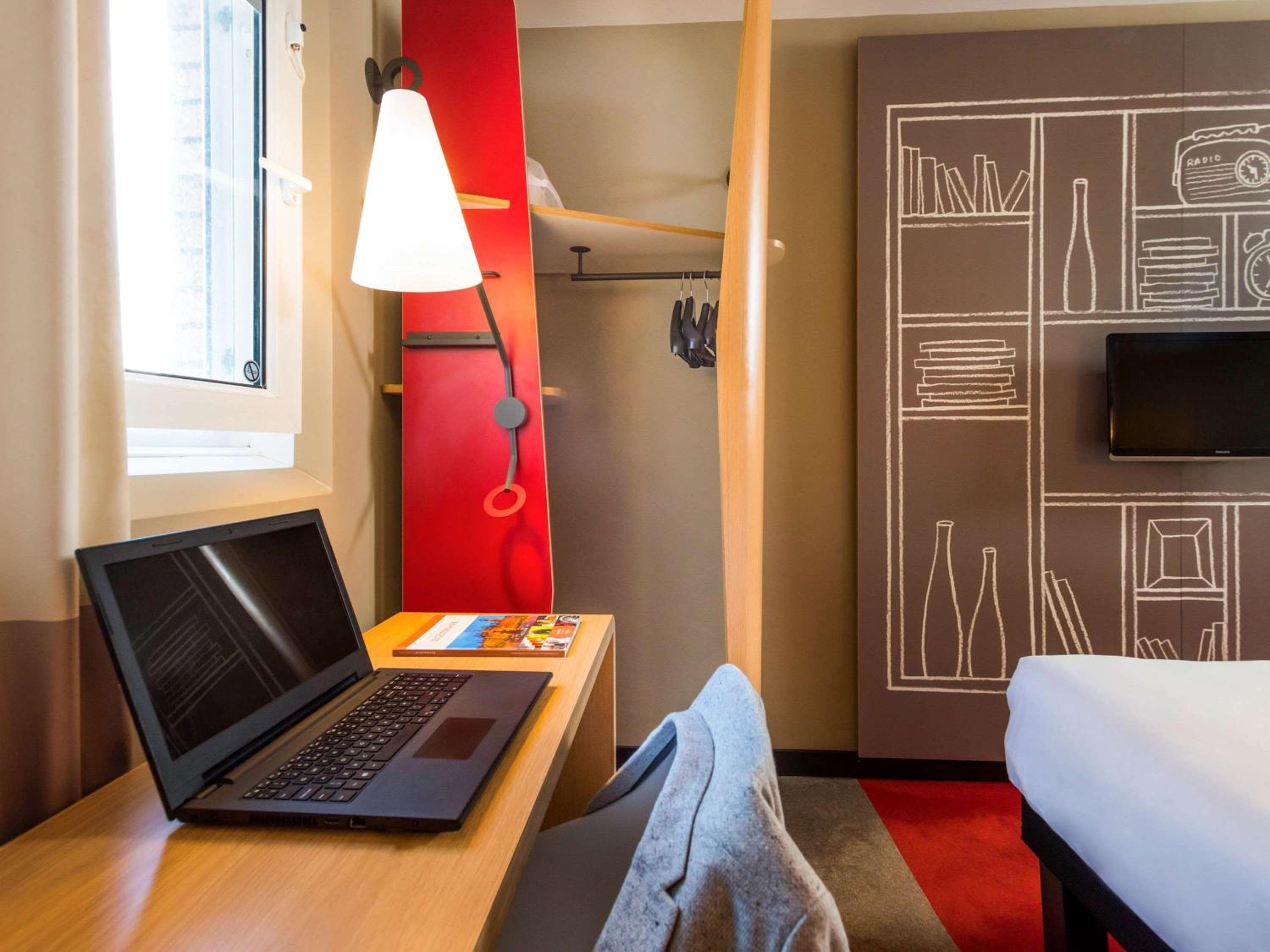 Ibis Sheffield City 5
