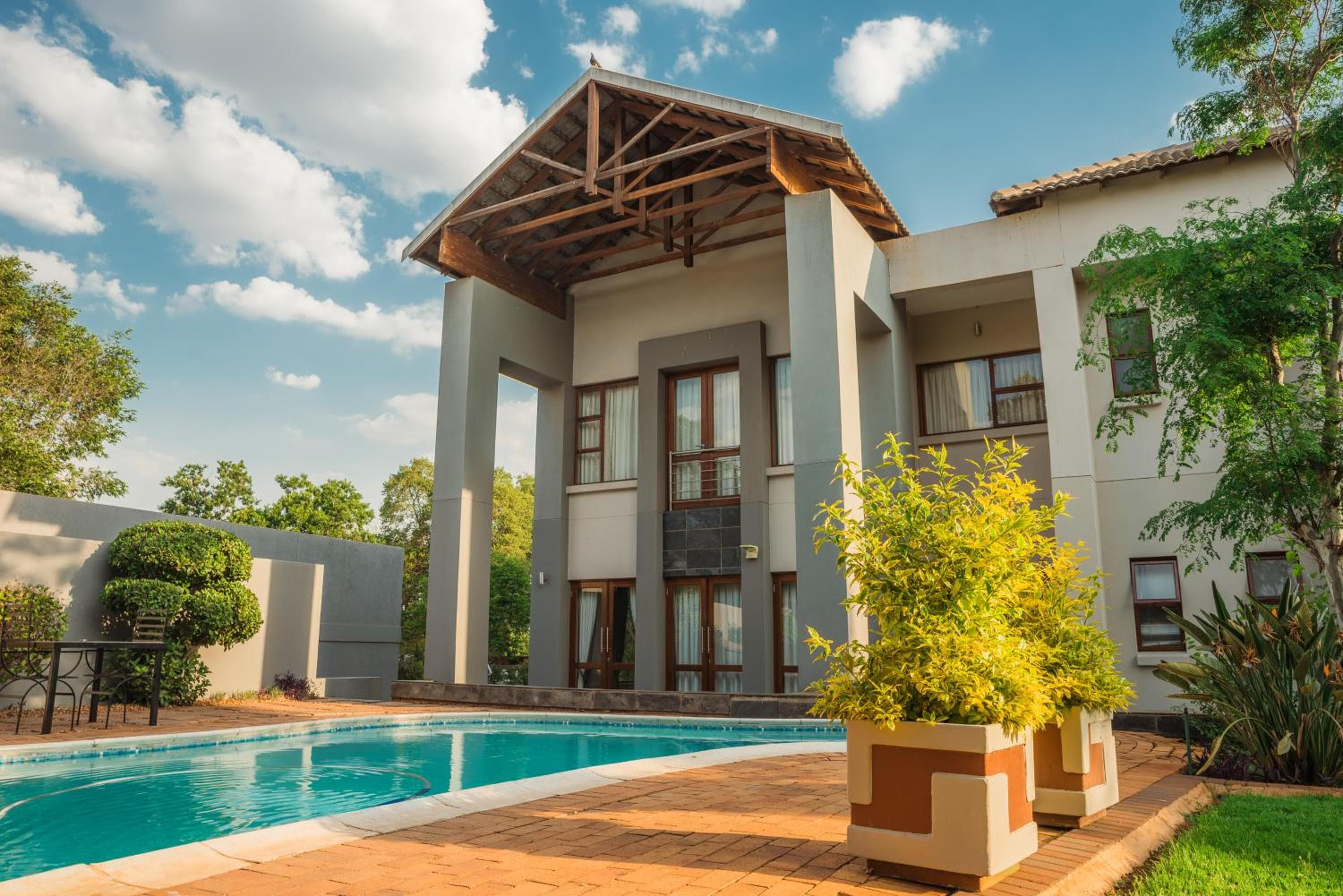 Tamboti Guest Lodge