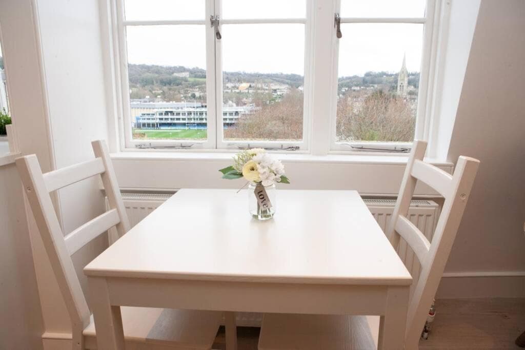 Spectacular views, 1 Bed Central Bath Apartment