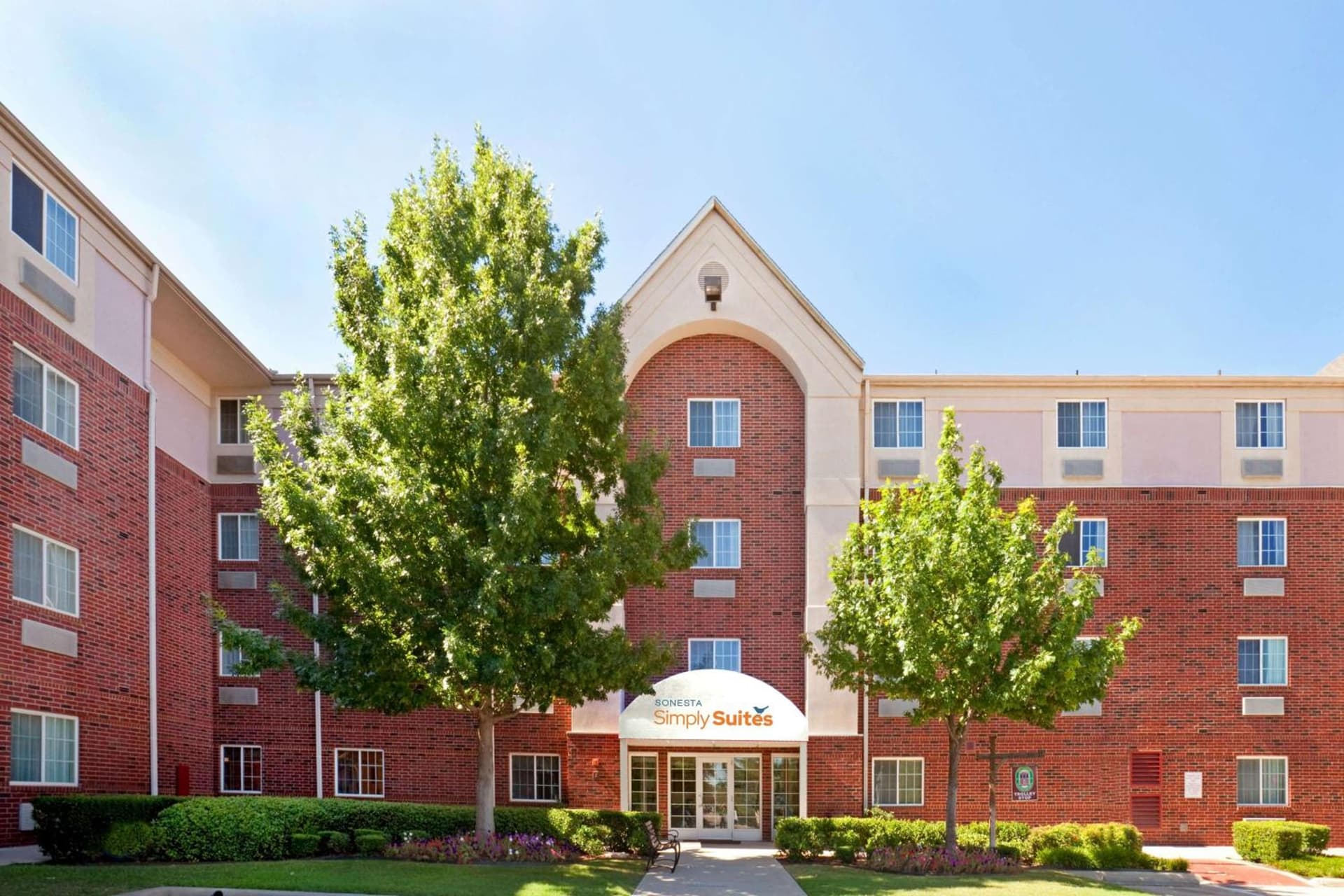Sonesta Simply Suites Arlington Entertainment District