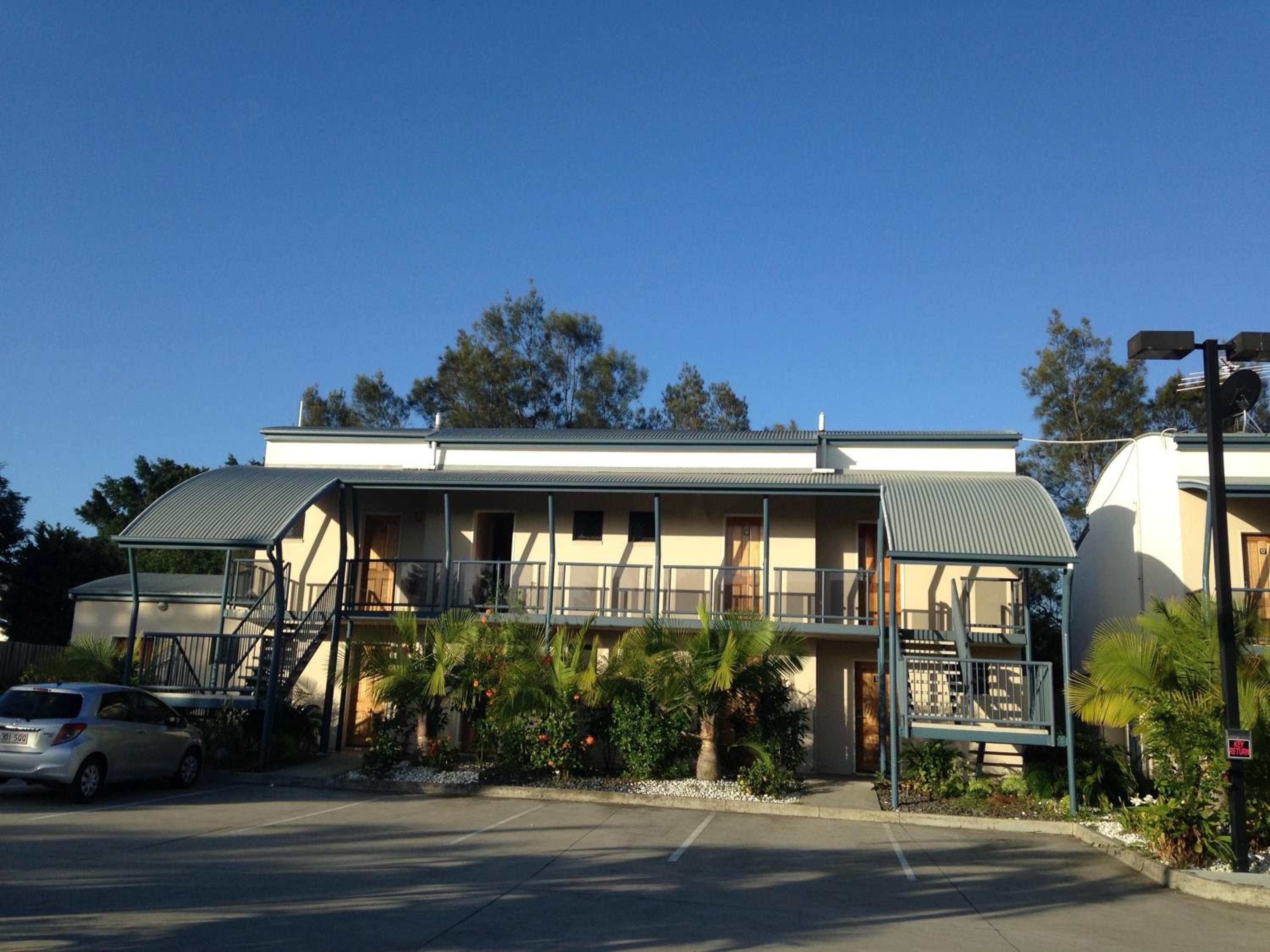 Novena Palms Motel
