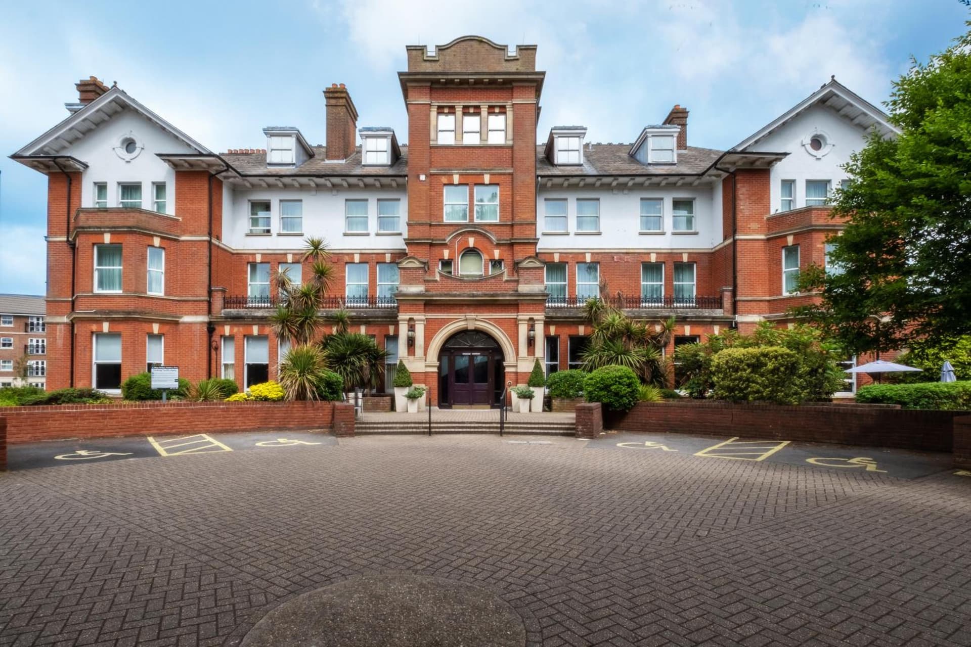 Holiday Inn Farnborough by IHG