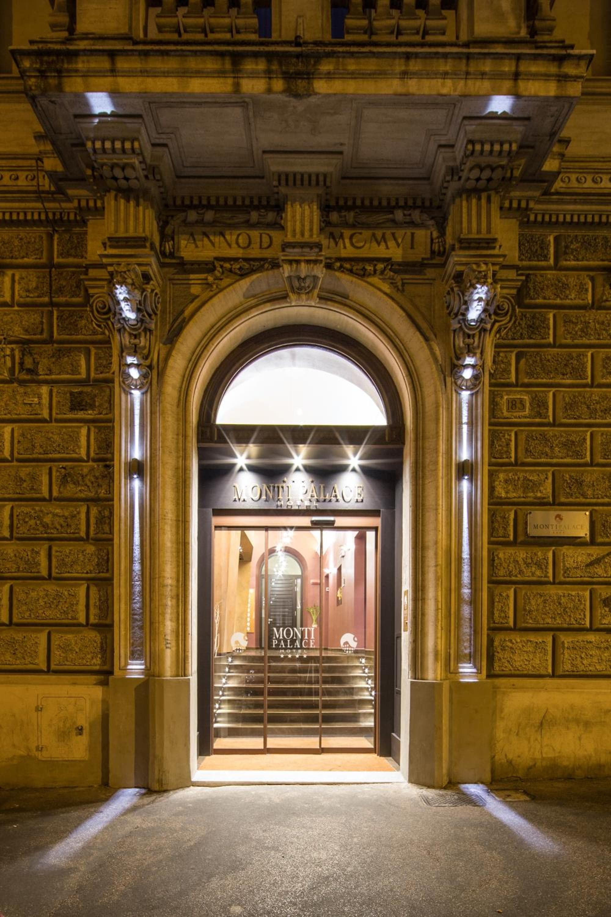 Monti Palace Hotel