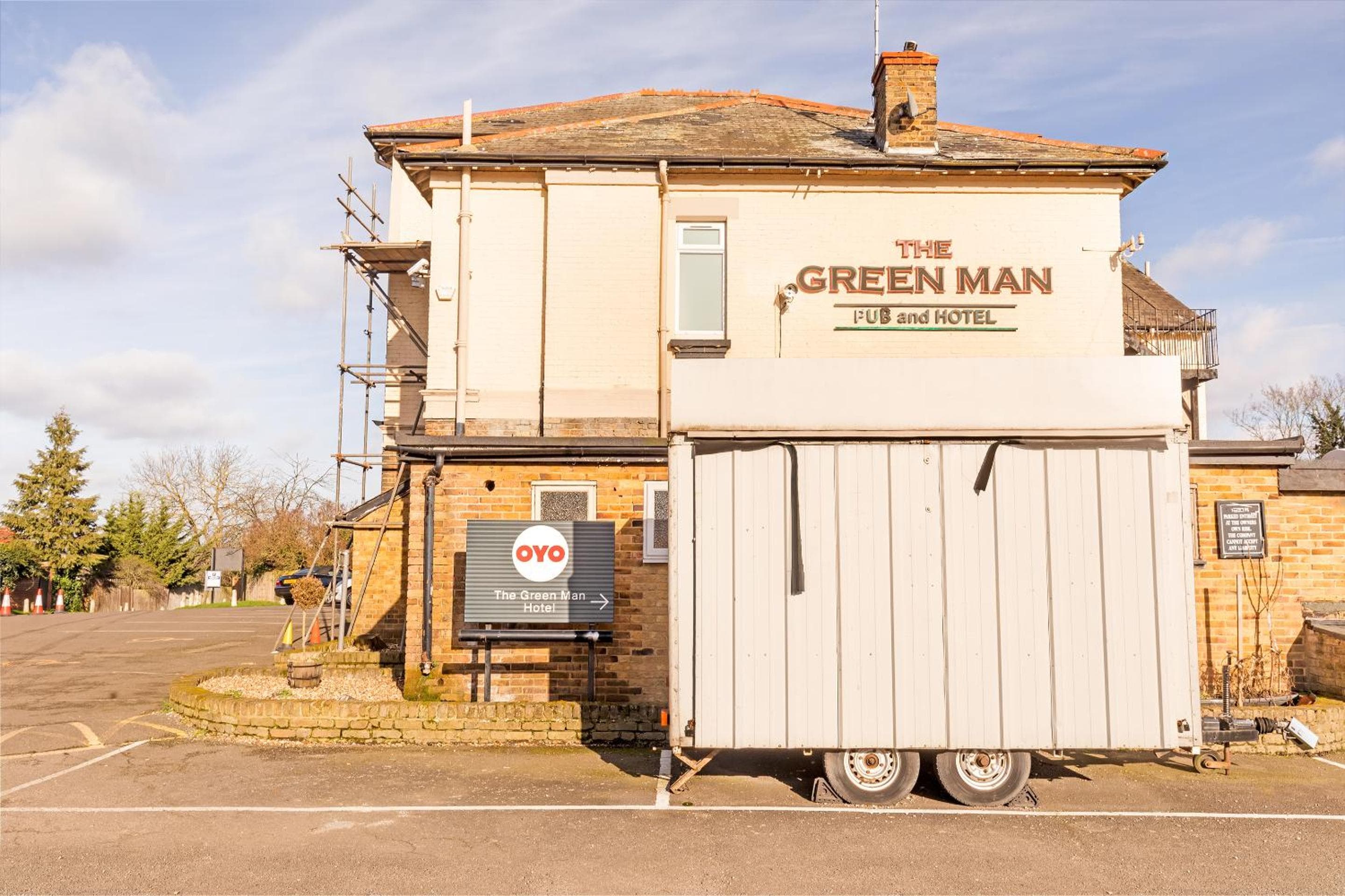 The Green Man Pub and Hotel by OYO