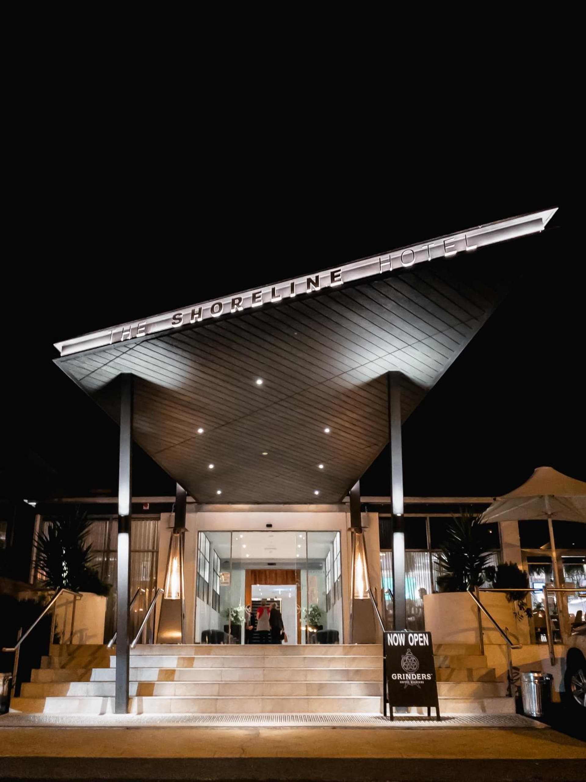 Shoreline Hotel