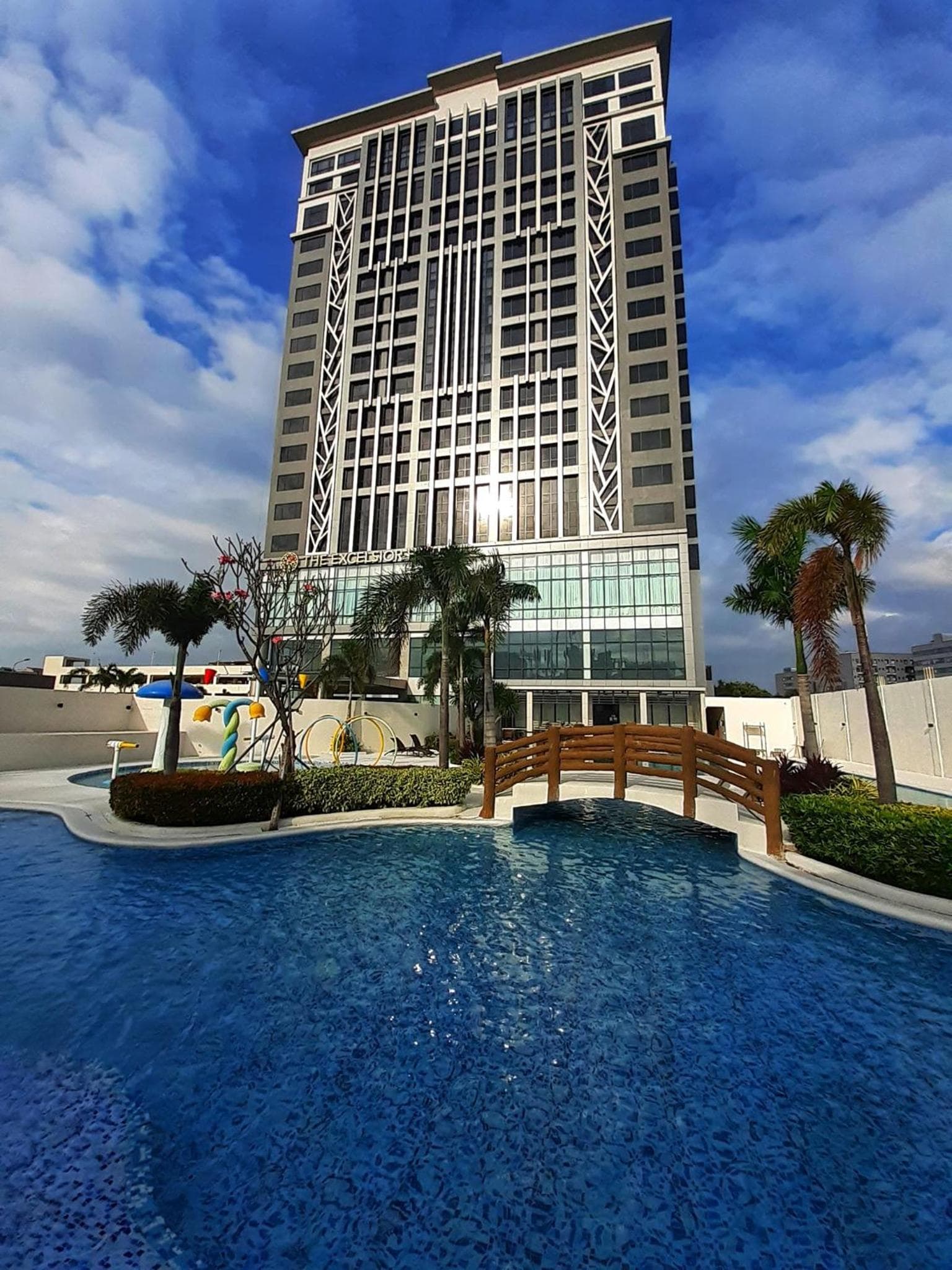The Excelsior Hotel Las Piñas