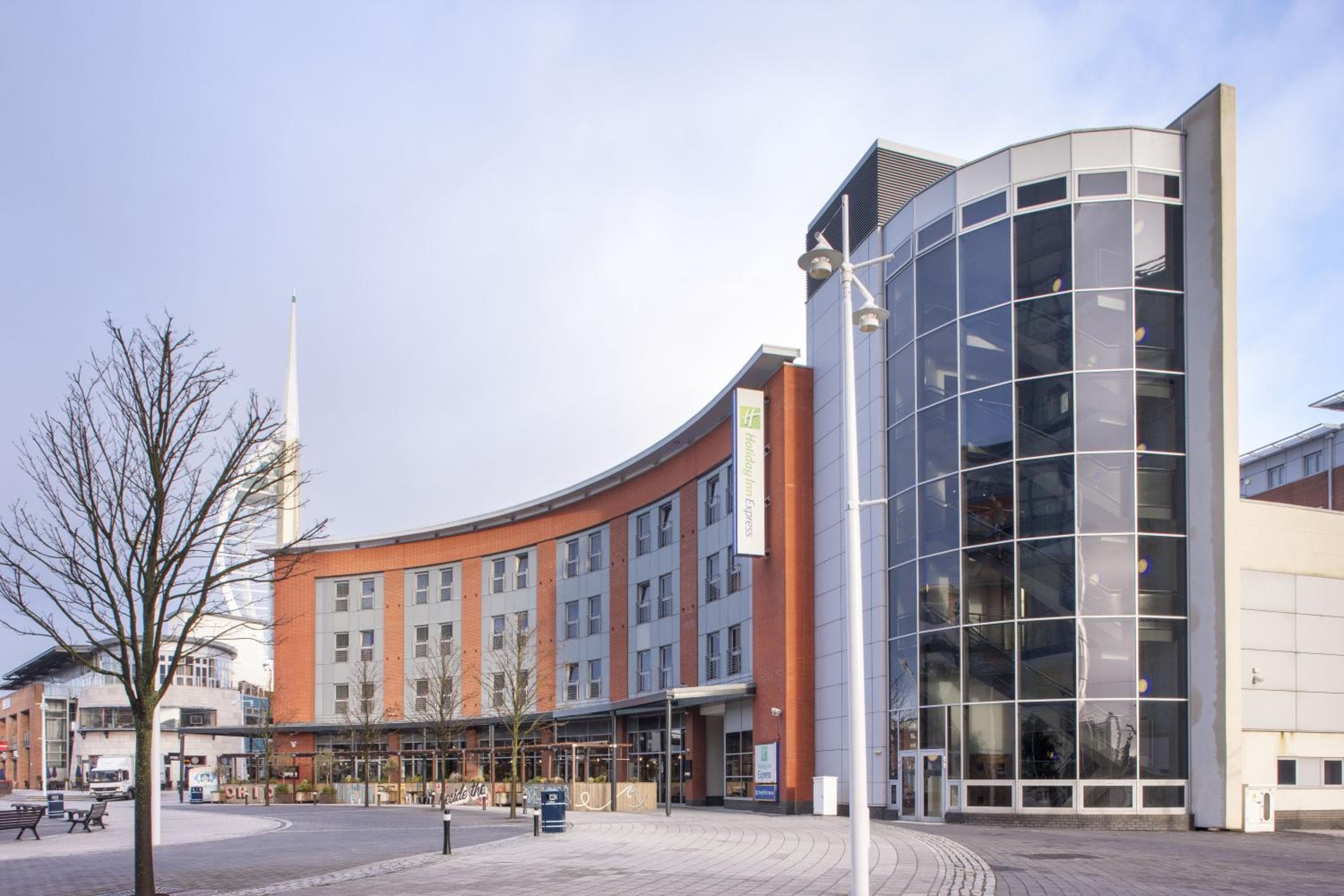 Holiday Inn Express Portsmouth Gunwharf Quays by IHG