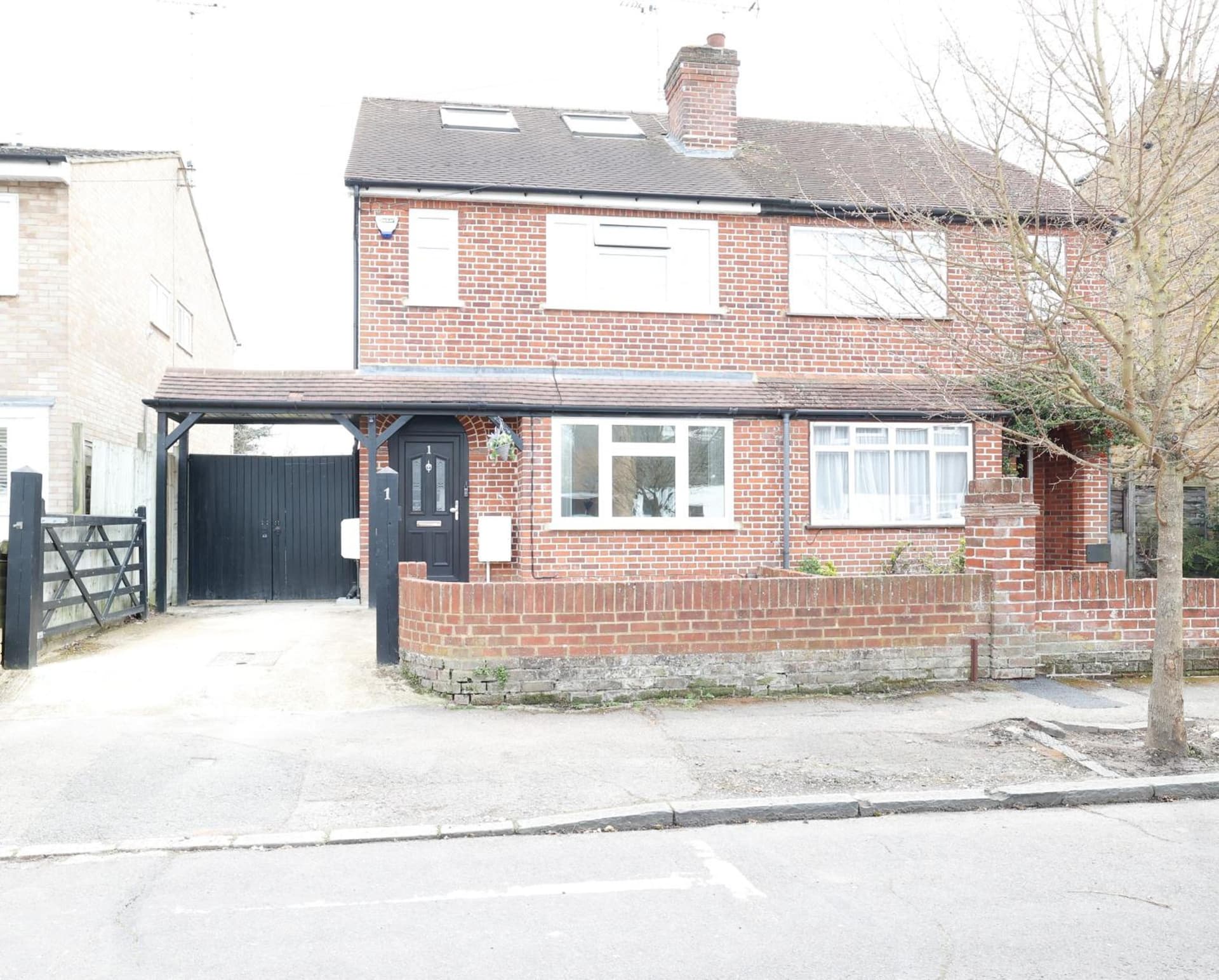 Central Windsor Stunning 4 Bedroom Spacious Modern House