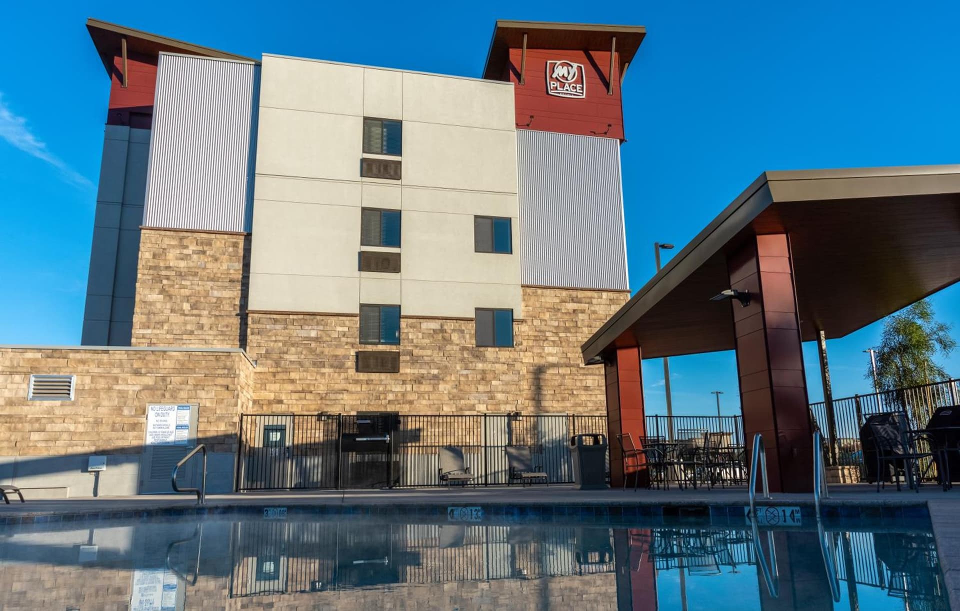 Sonesta Simply Suites Avondale