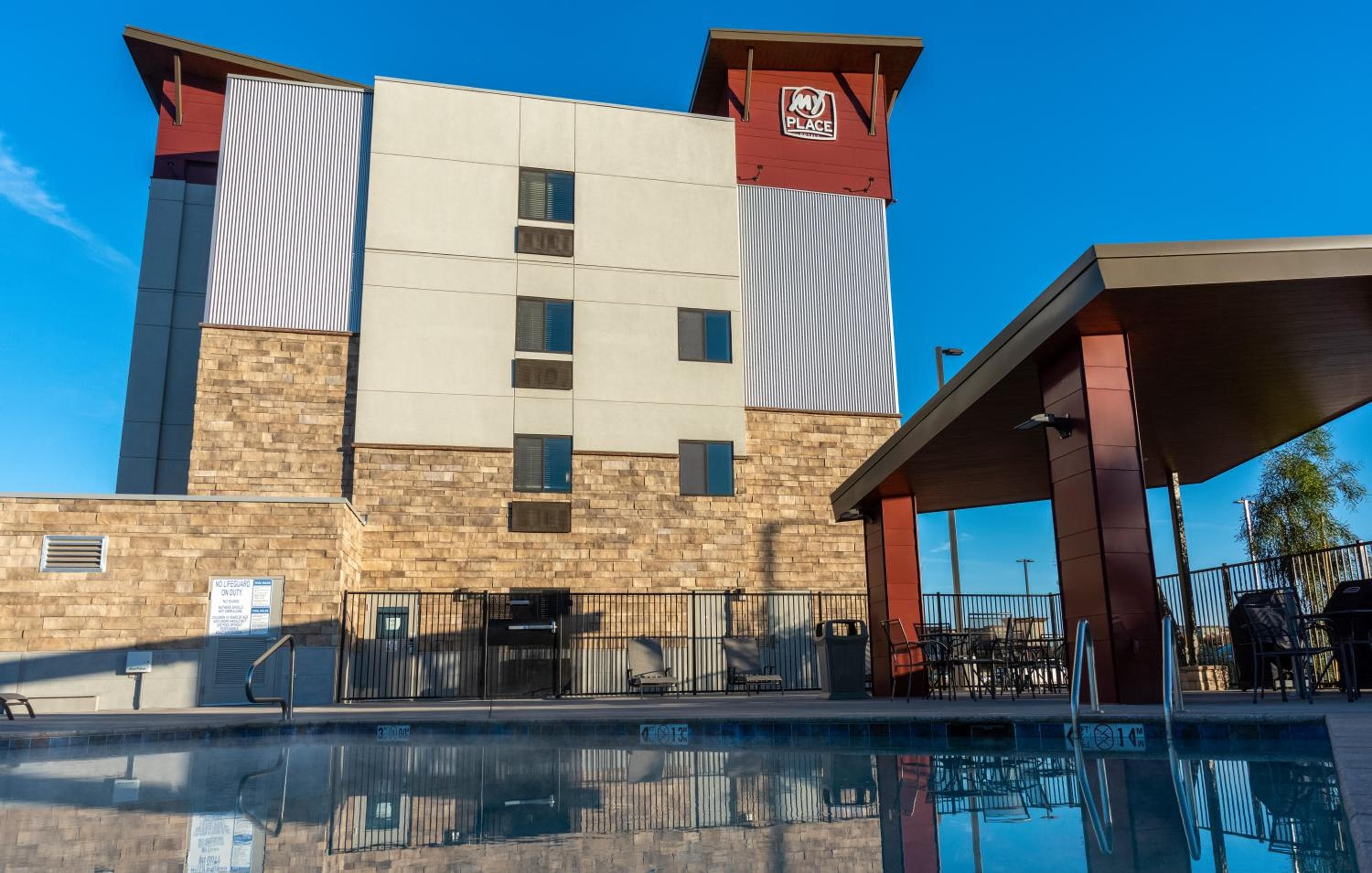 Sonesta Simply Suites Avondale