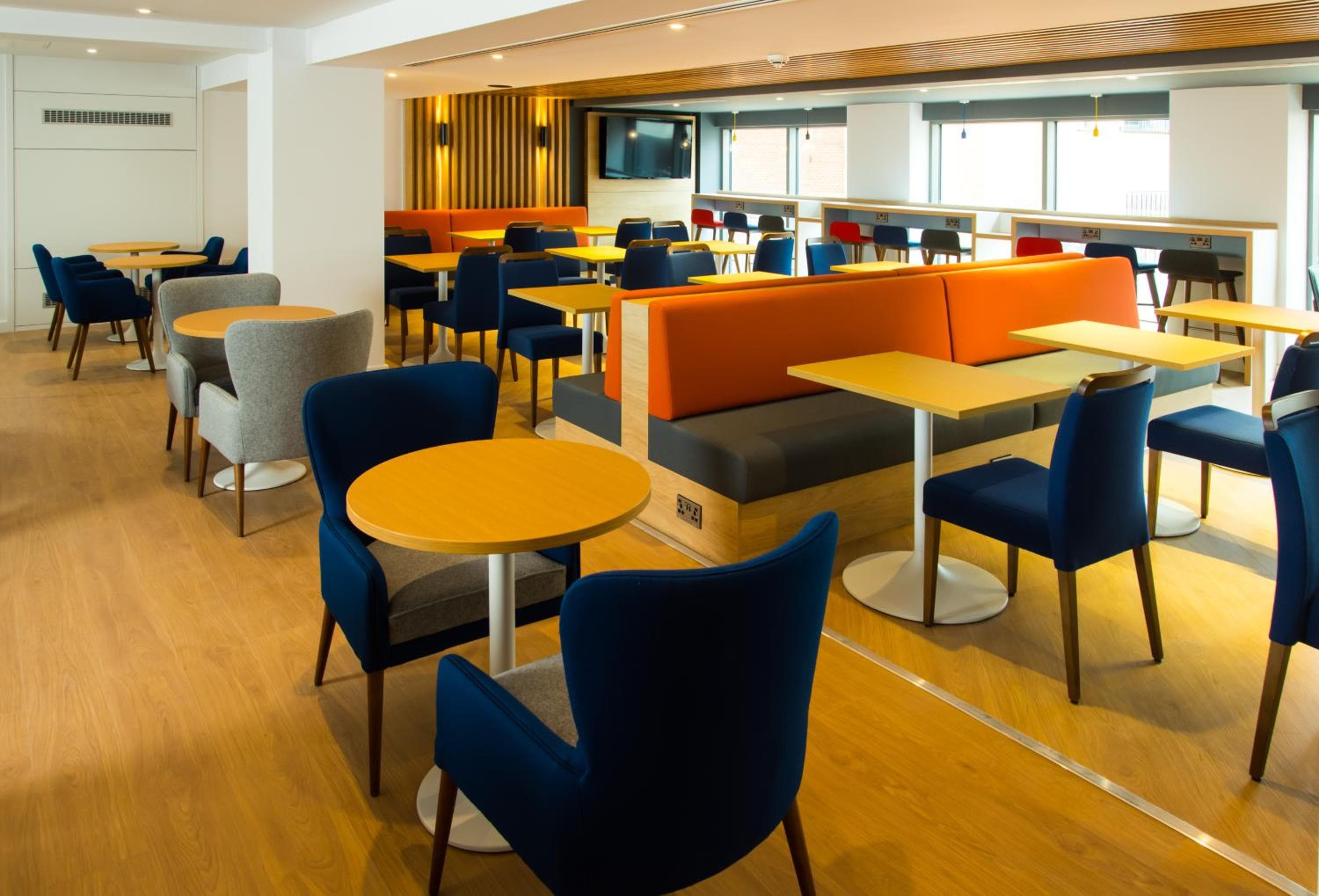 Holiday Inn Express Swindon City Centre by IHG 4