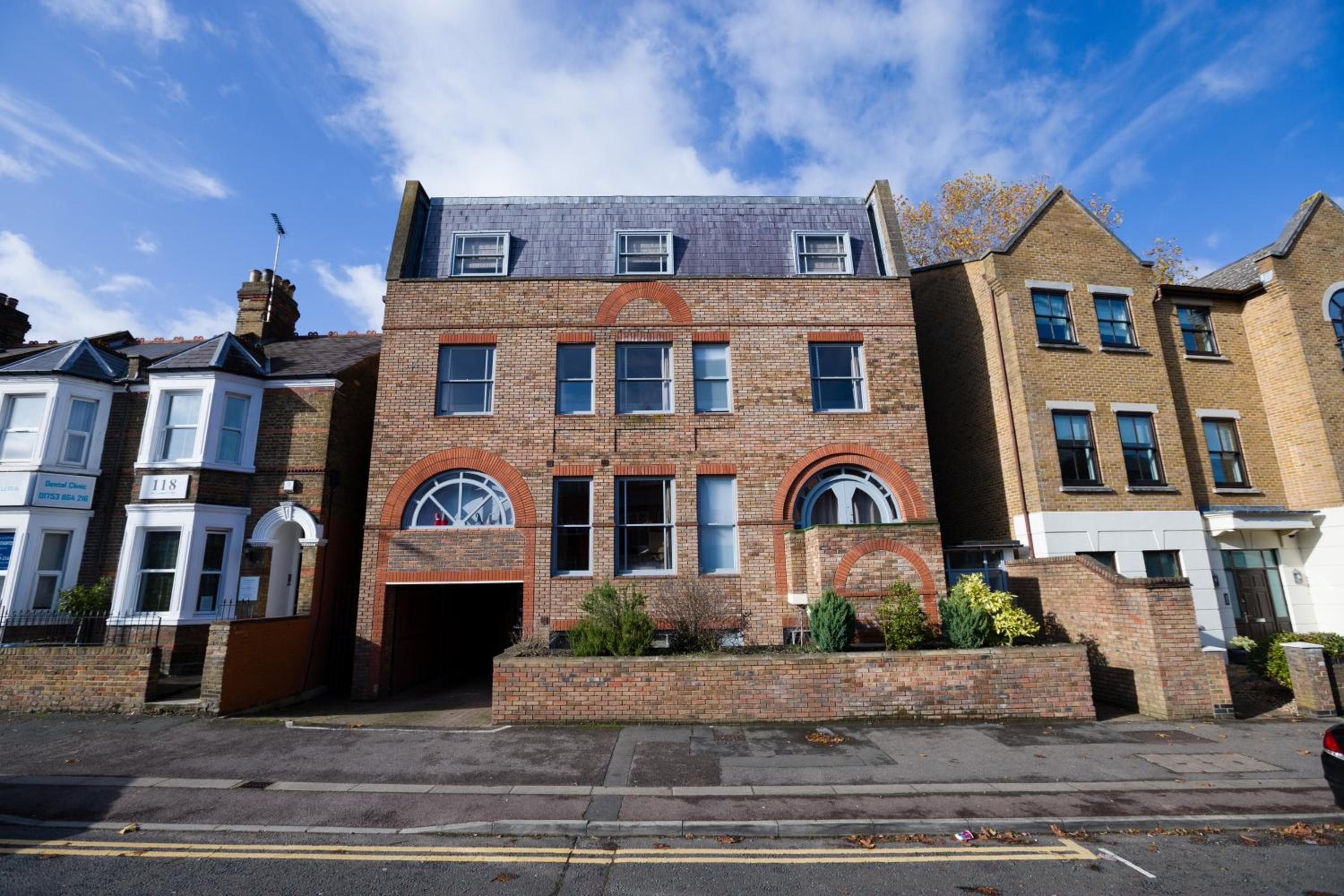 Urban Living's - The King Edward II Luxury Apartment in the heart of Windsor