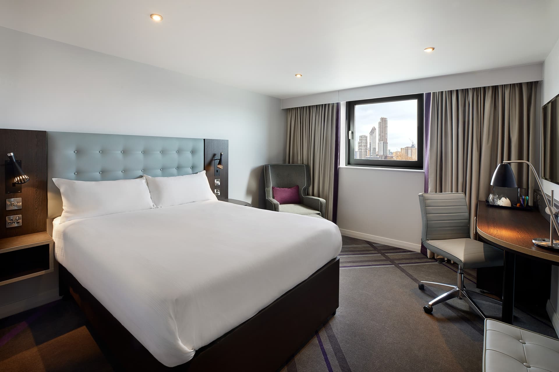 Premier Inn Manchester City - Piccadilly 3