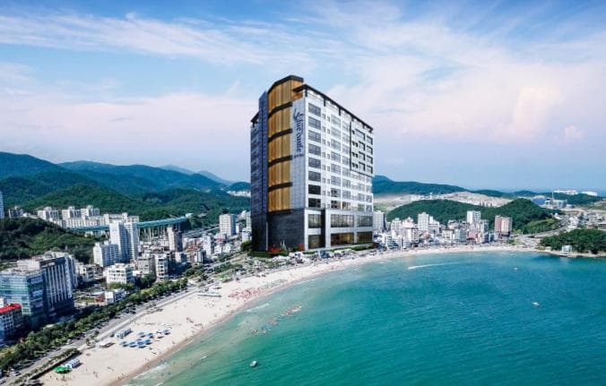 Songjeong Blue Castle Hotel