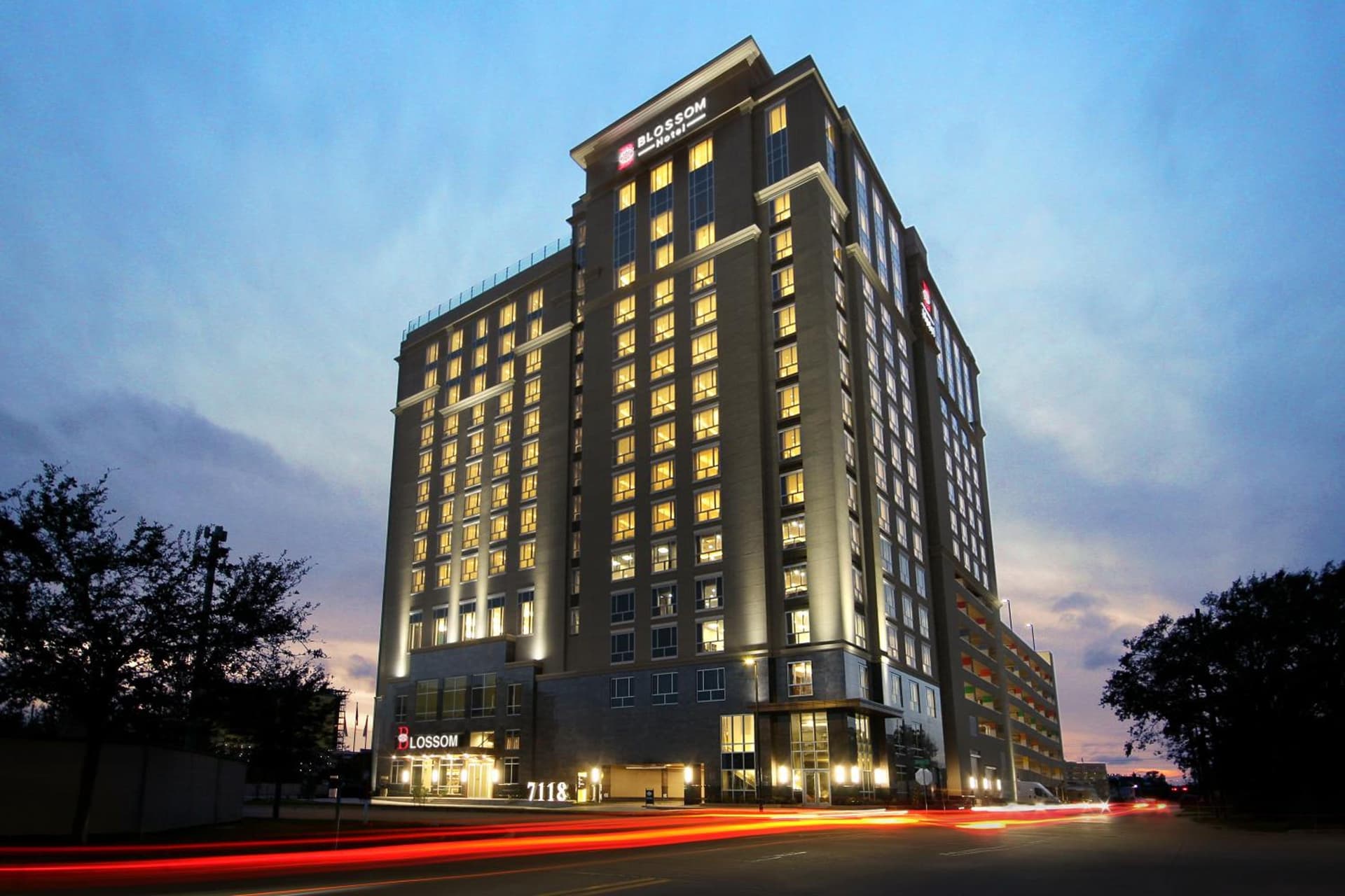 Blossom Hotel Houston, Curio Collection by Hilton