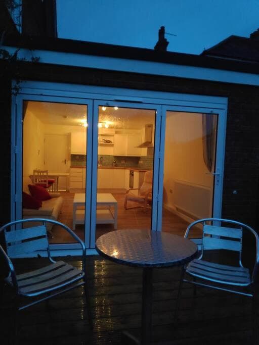 Adorable One-Bedroom Flat With Patio Garden.