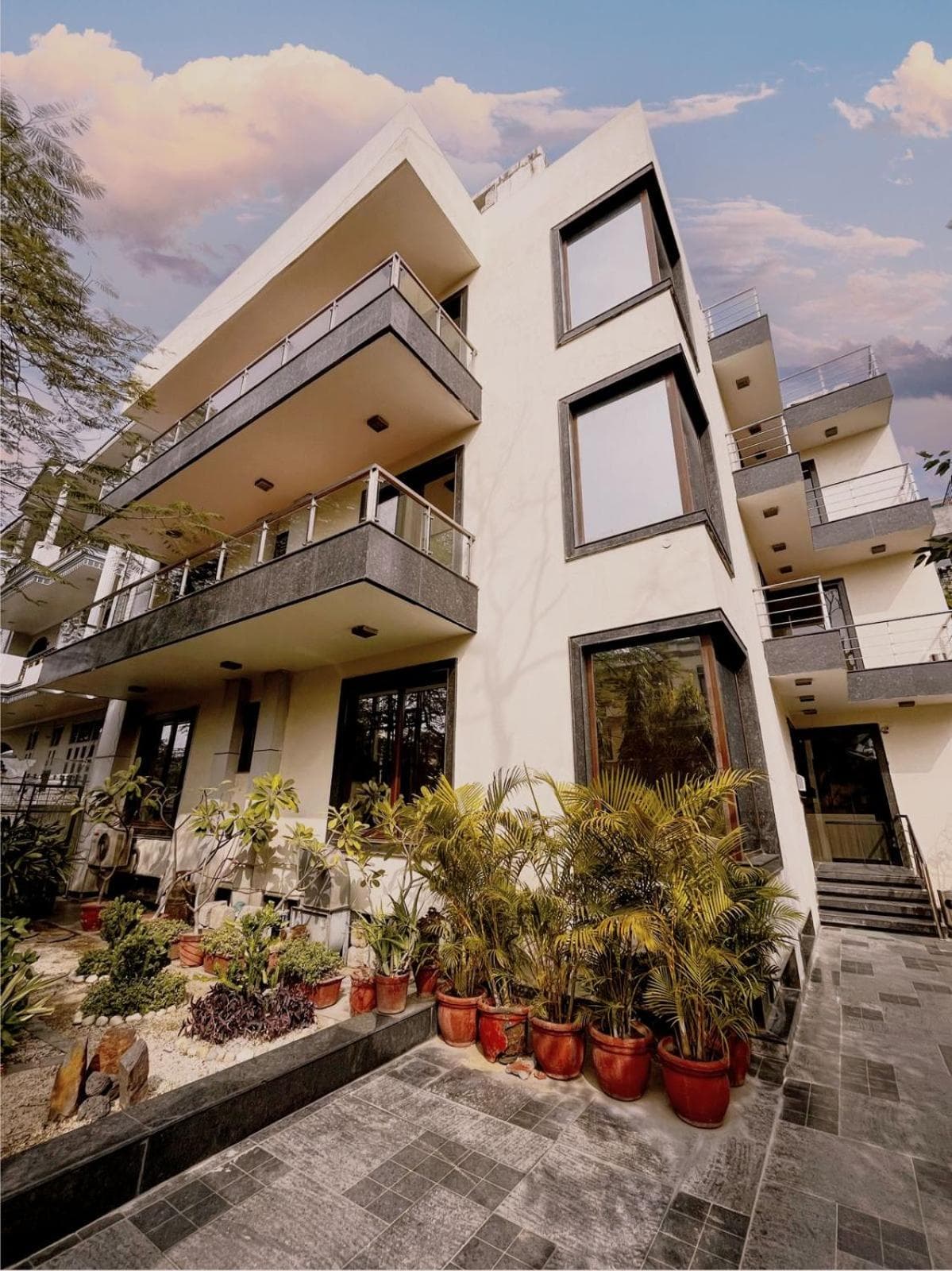 Yuhi Suites