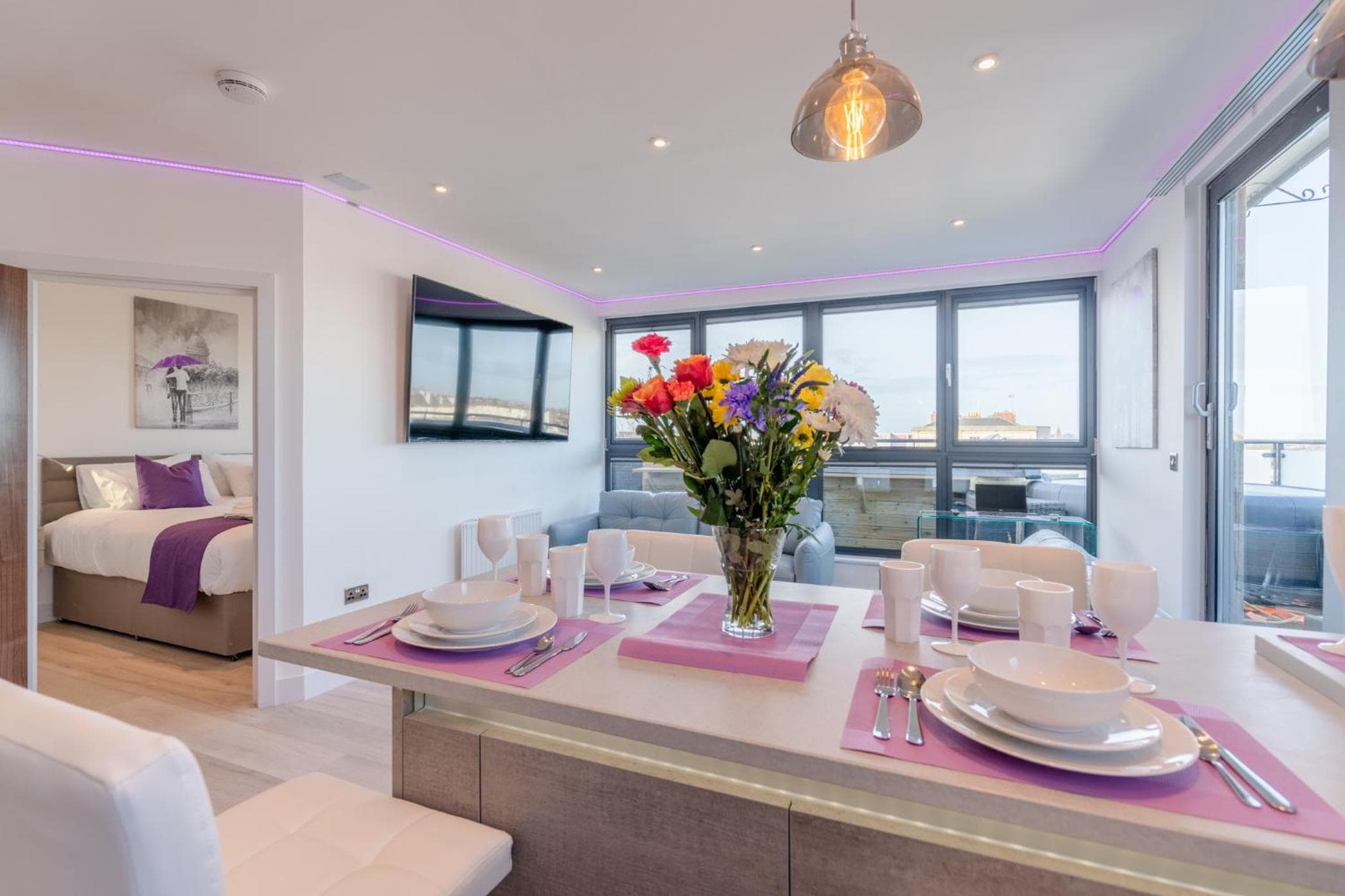 Central Penthouse with Hot Tub & Views 22