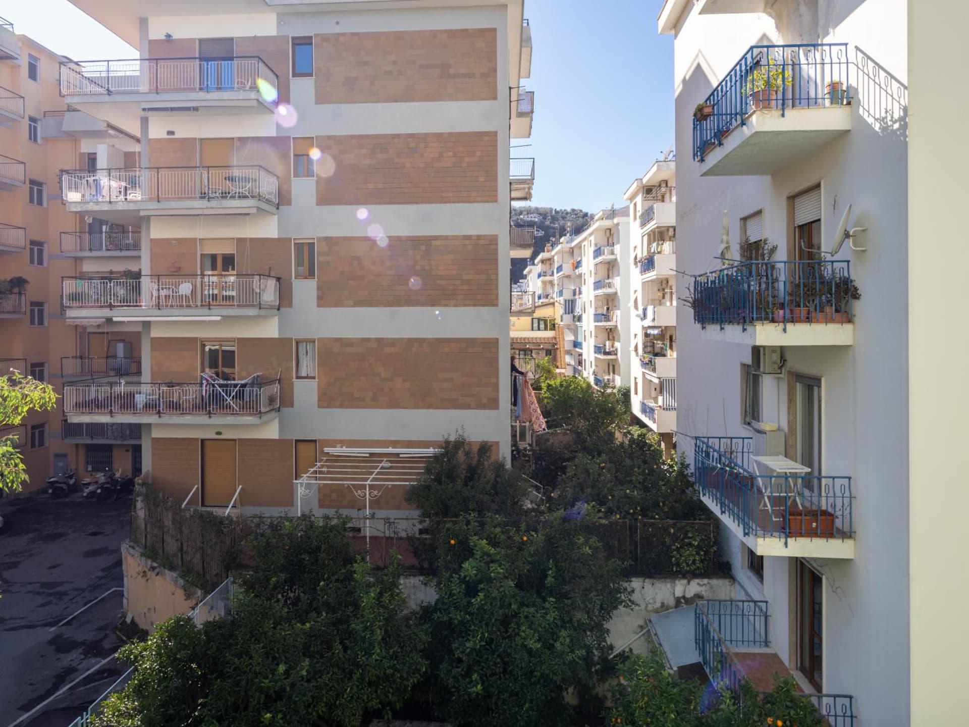 De Vivo Realty - Orange Suites Sorrento
