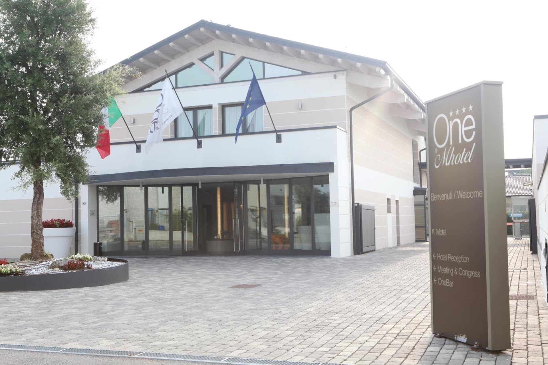OneMhotel