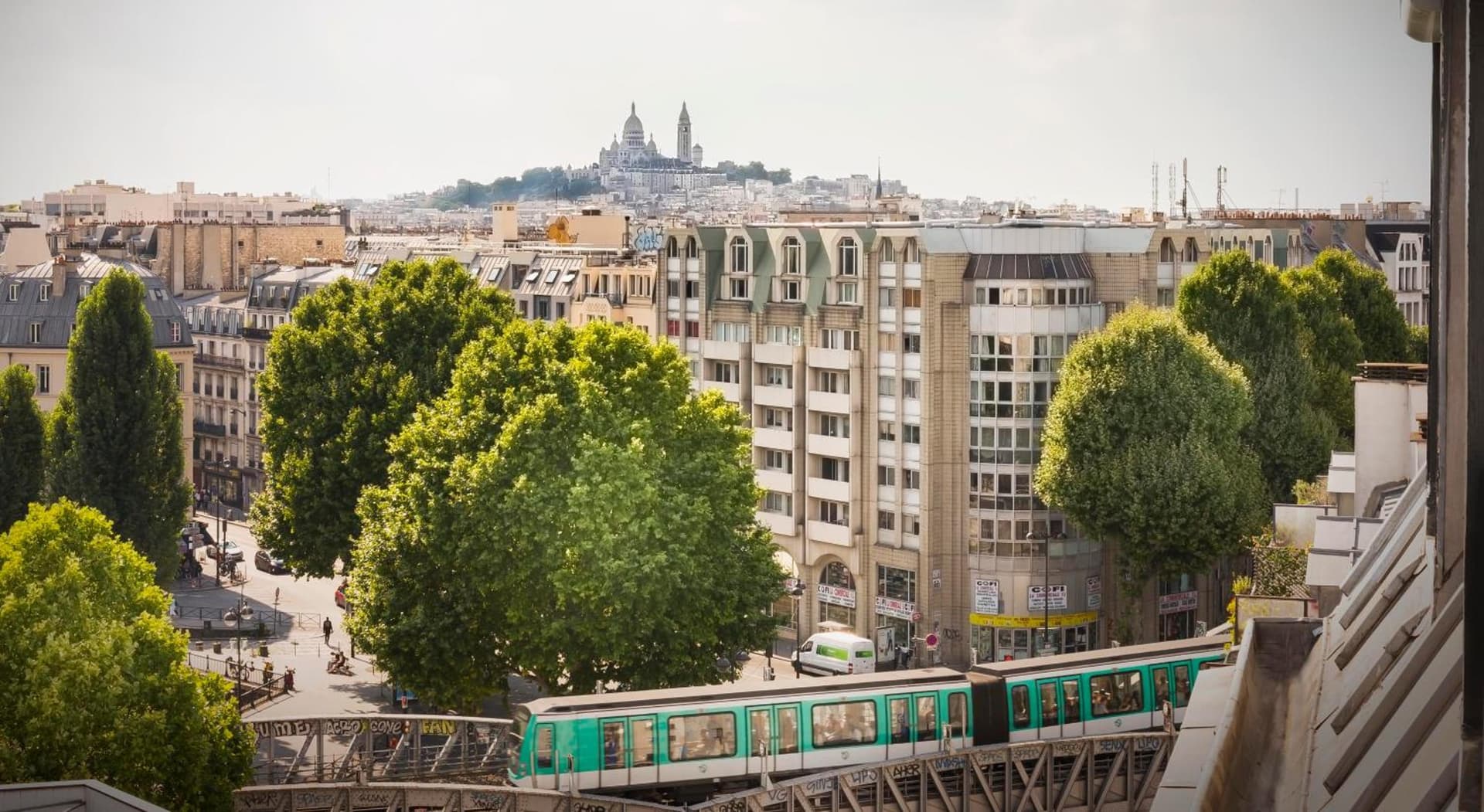 Libertel Canal Saint Martin