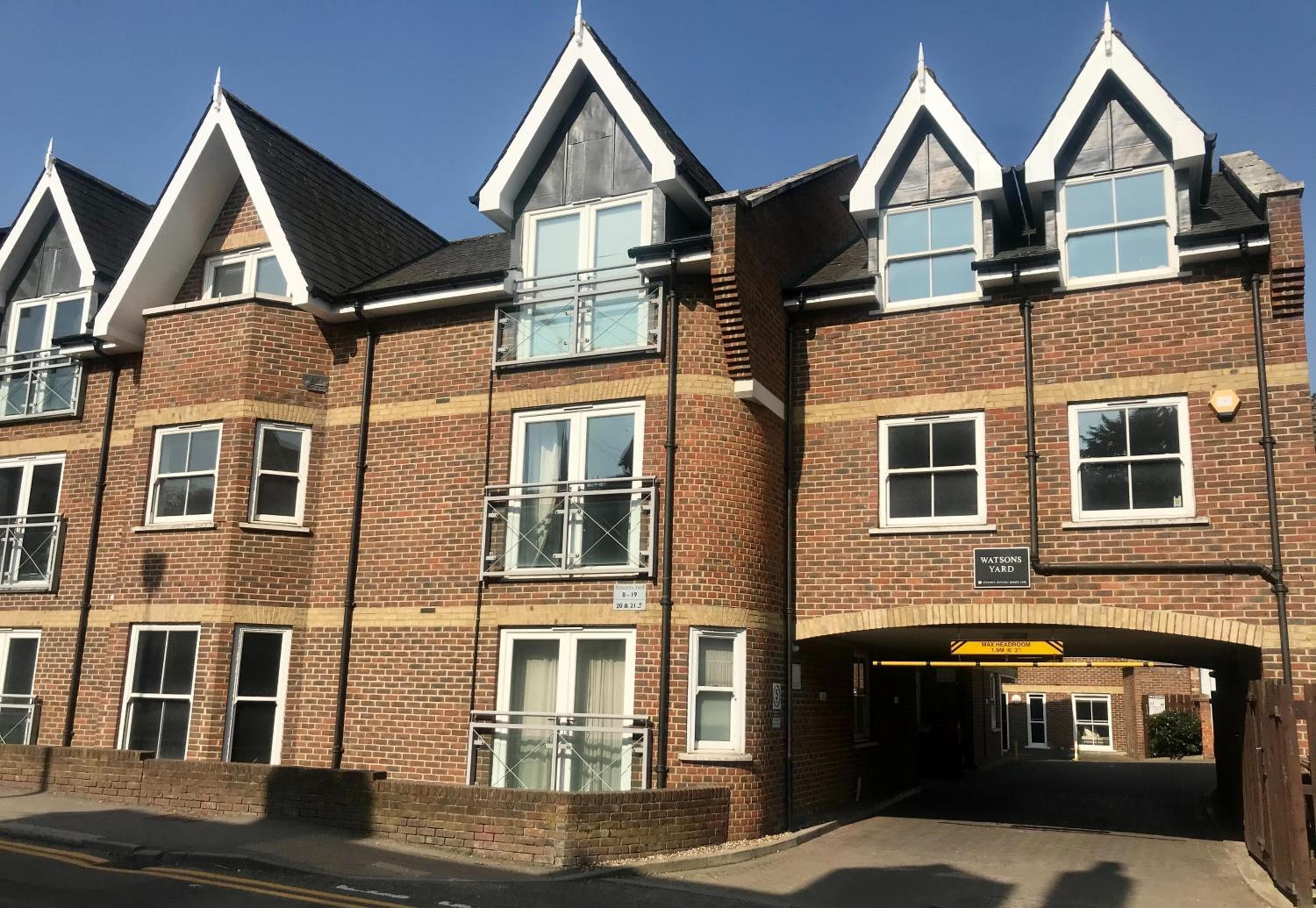 2 Bedroom 2 Double beds Kitchen 2Baths Parking
