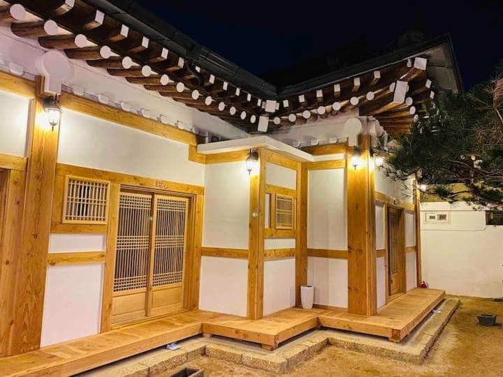 Adam Guesthouse