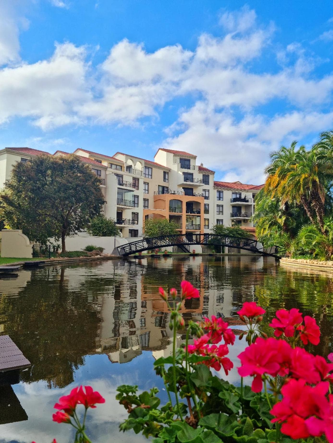 Island Club by Smart City Stays
