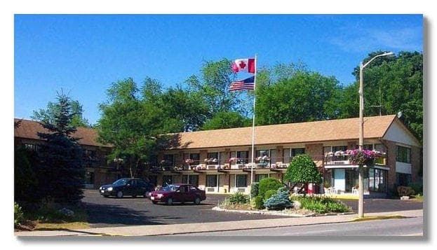 Grand Persepolis Inn